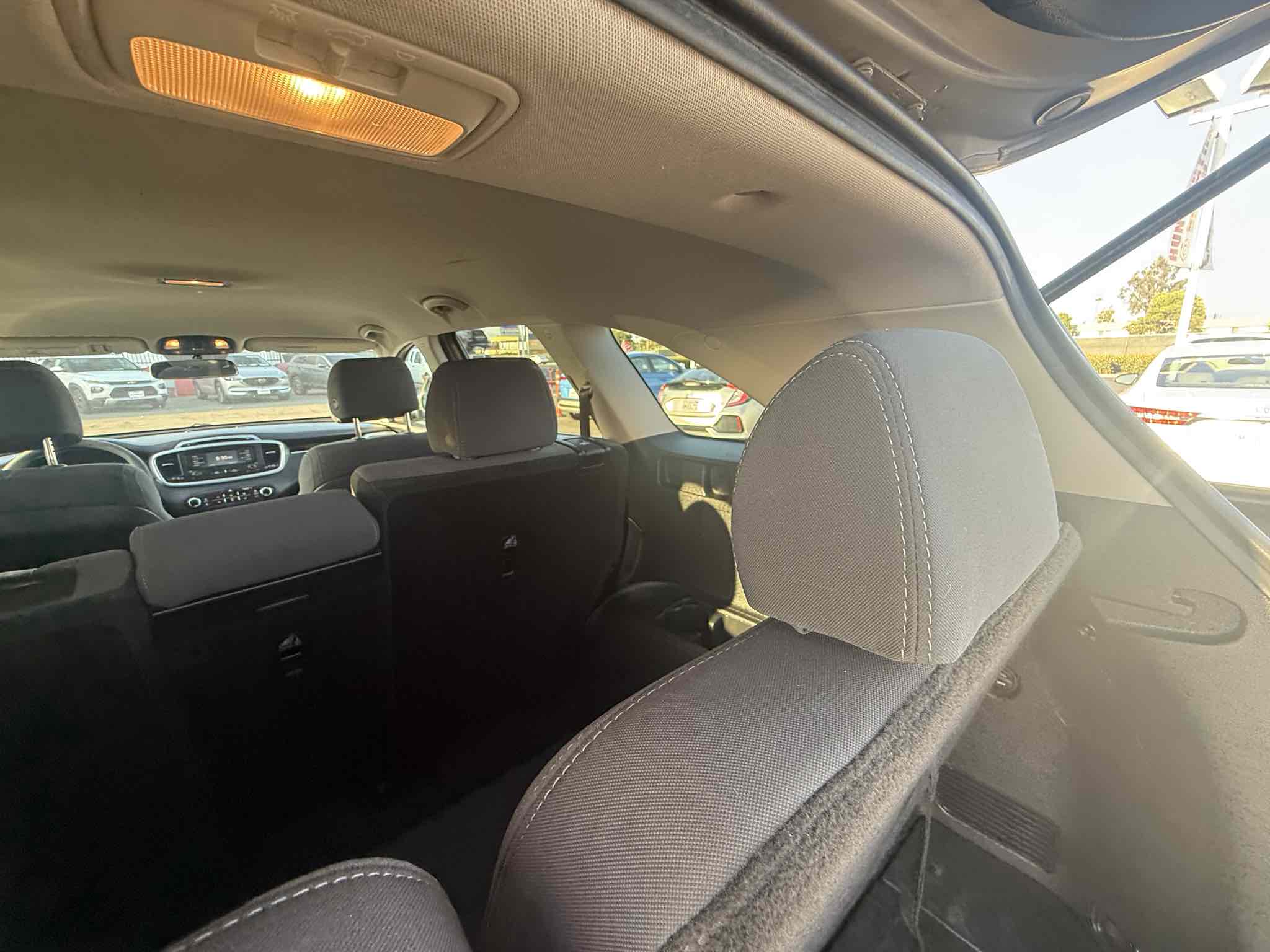 2017 Kia Sorento LX V6 photo 40
