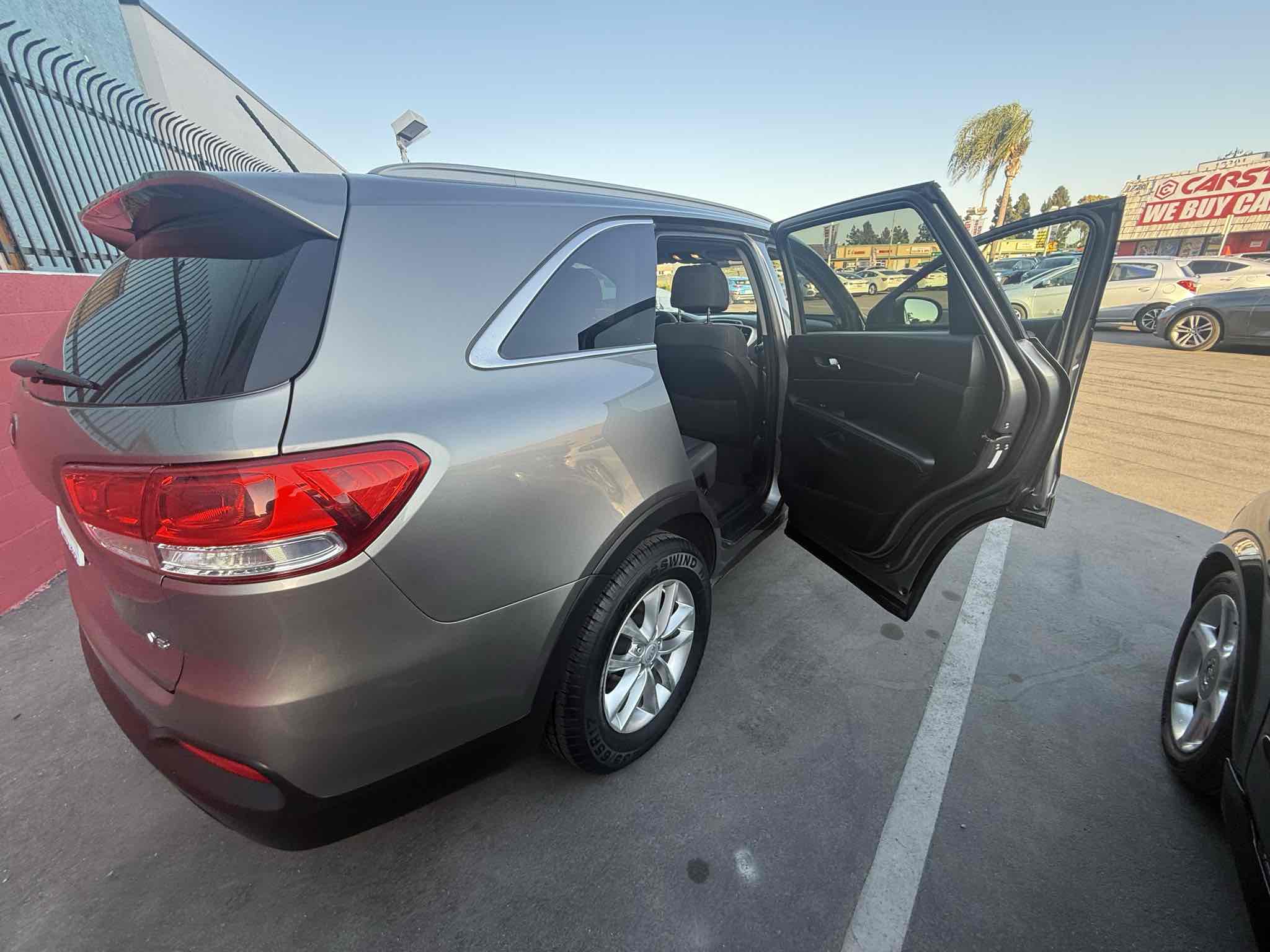 2017 Kia Sorento LX V6 photo 48