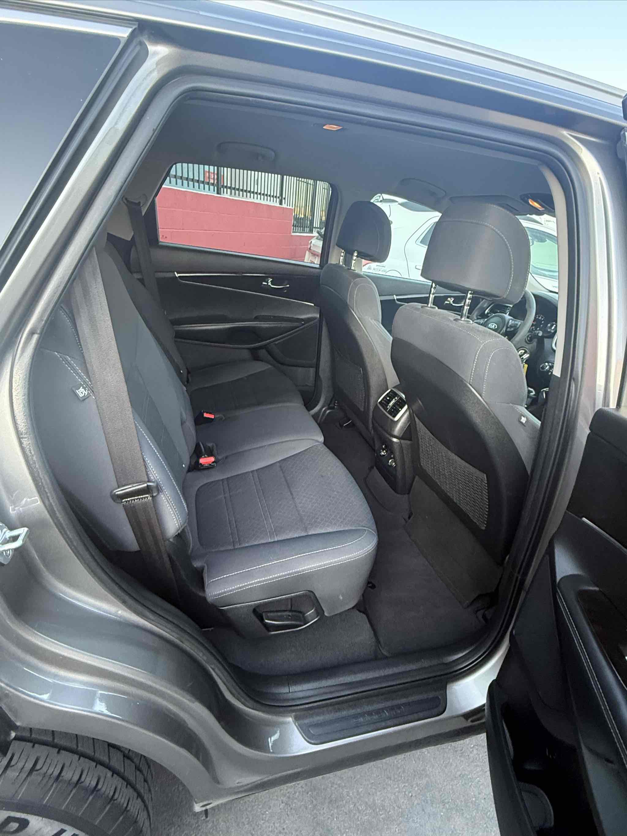 2017 Kia Sorento LX V6 photo 63
