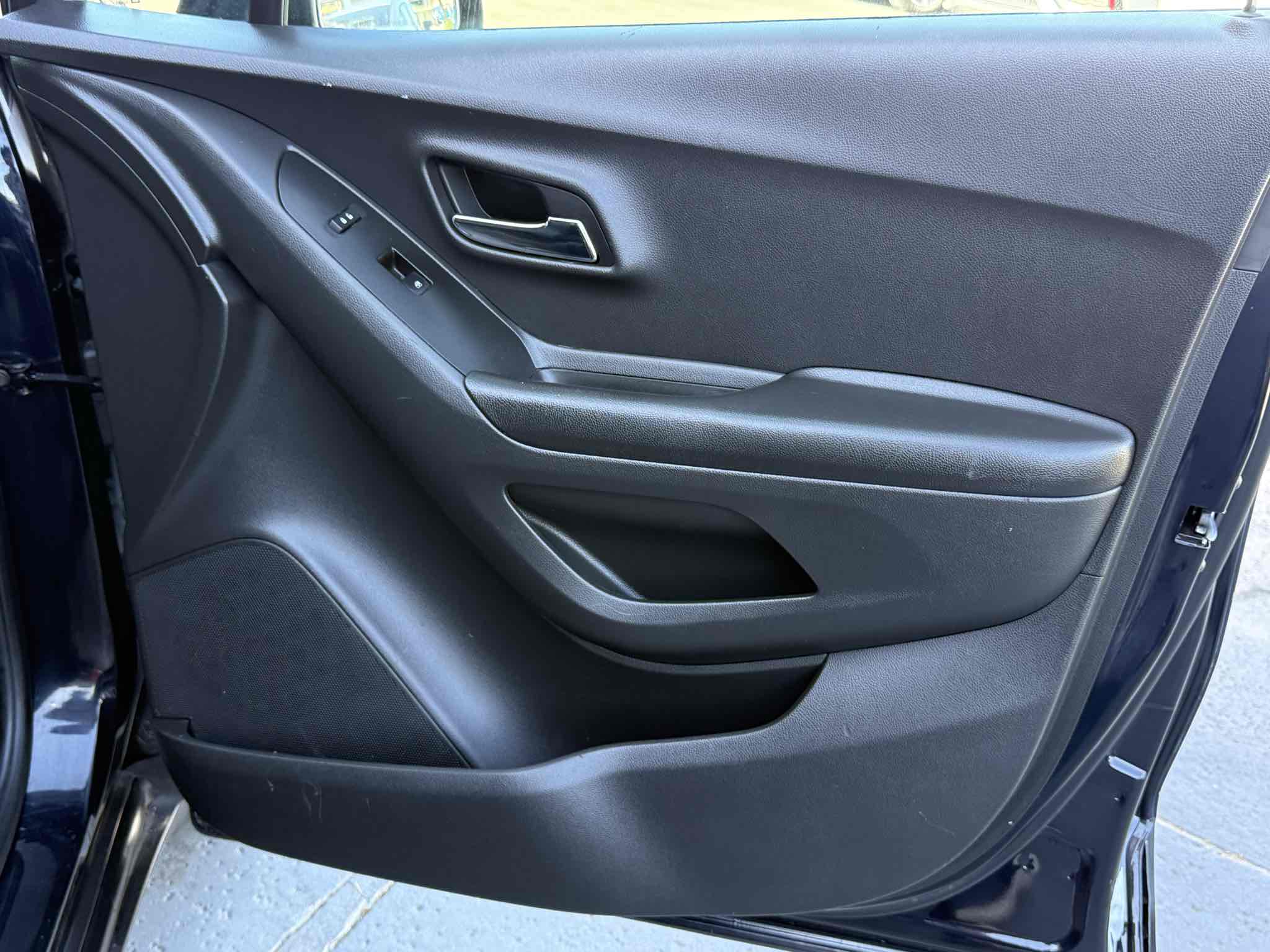 2021 Chevrolet Trax LT photo 30