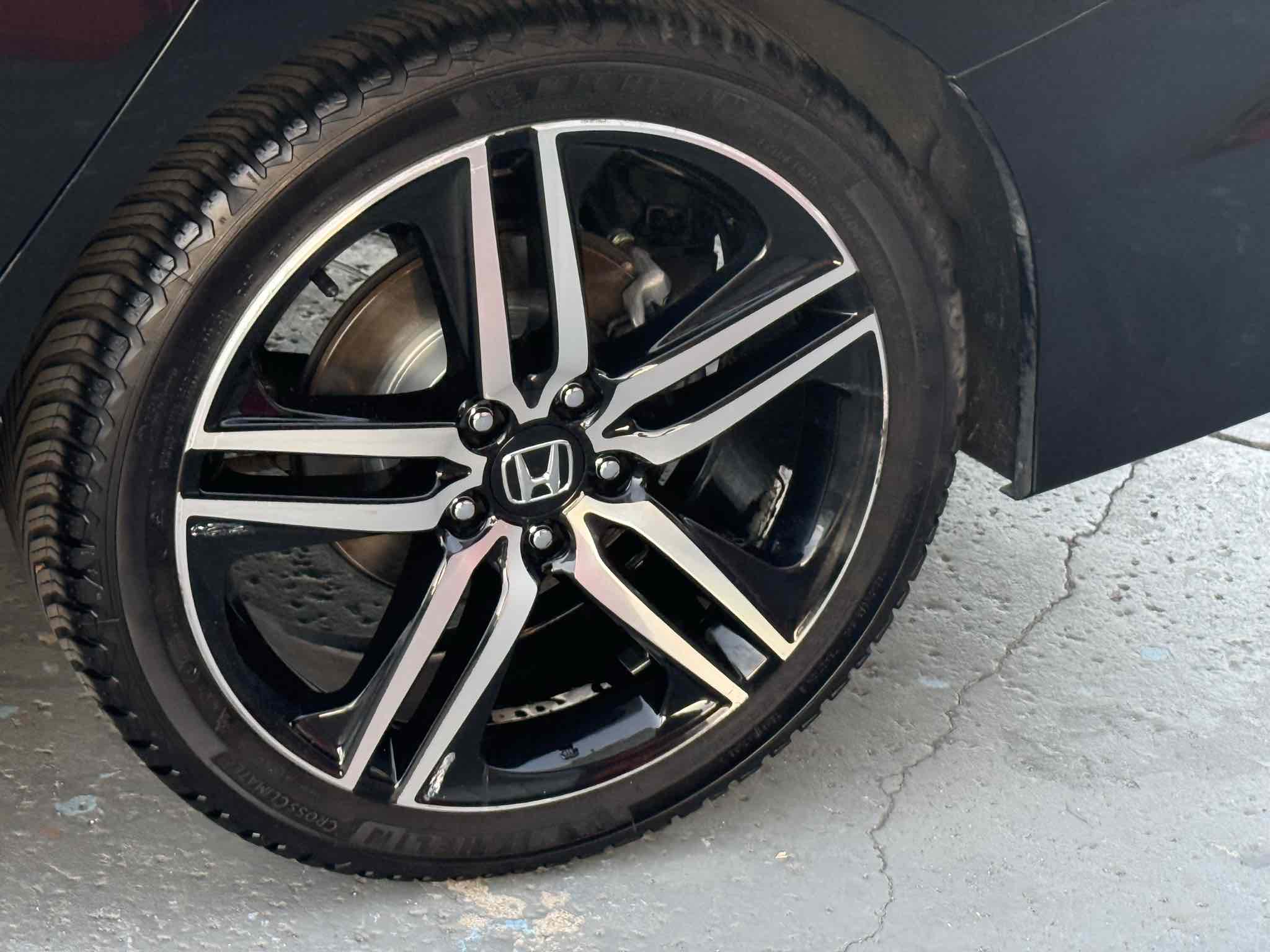 2017 Honda Accord Sport photo 4
