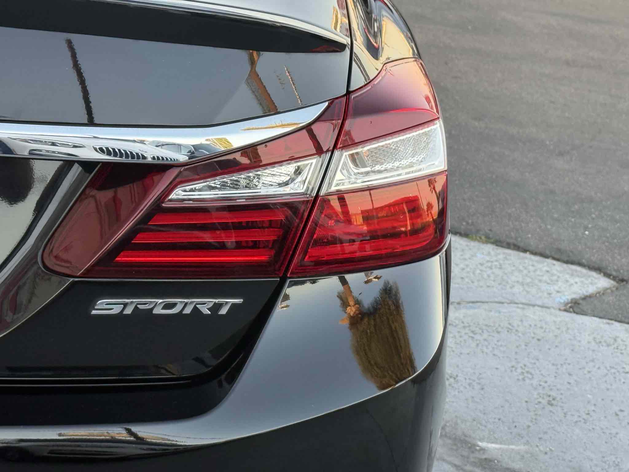 2017 Honda Accord Sport photo 23