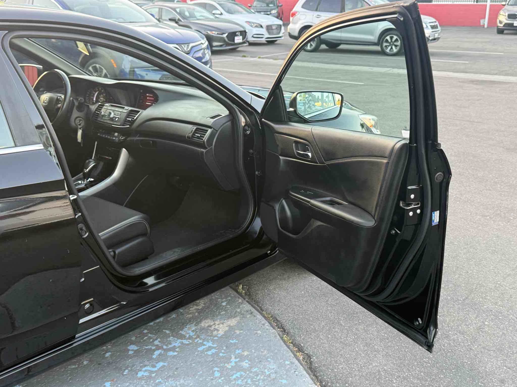 2017 Honda Accord Sport photo 30