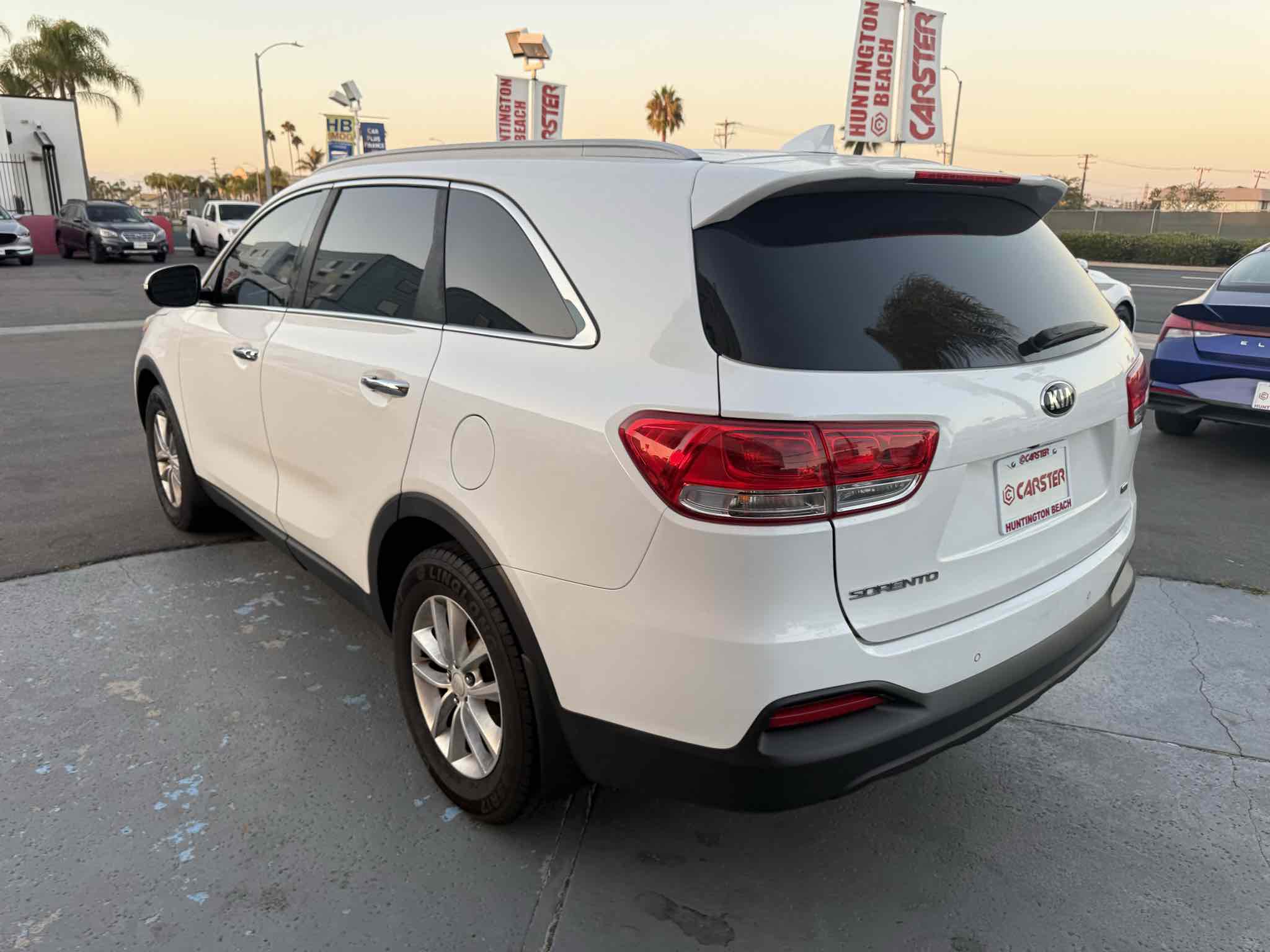 2017 Kia Sorento LX photo 2