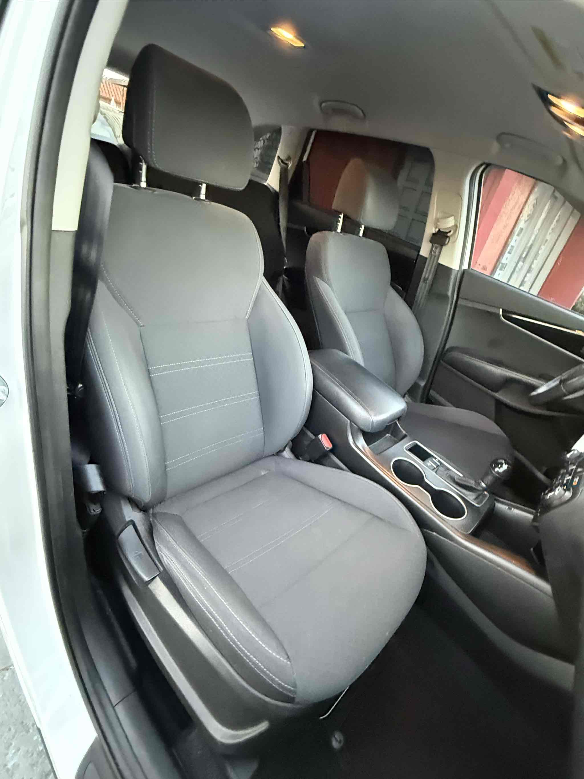 2017 Kia Sorento LX photo 9