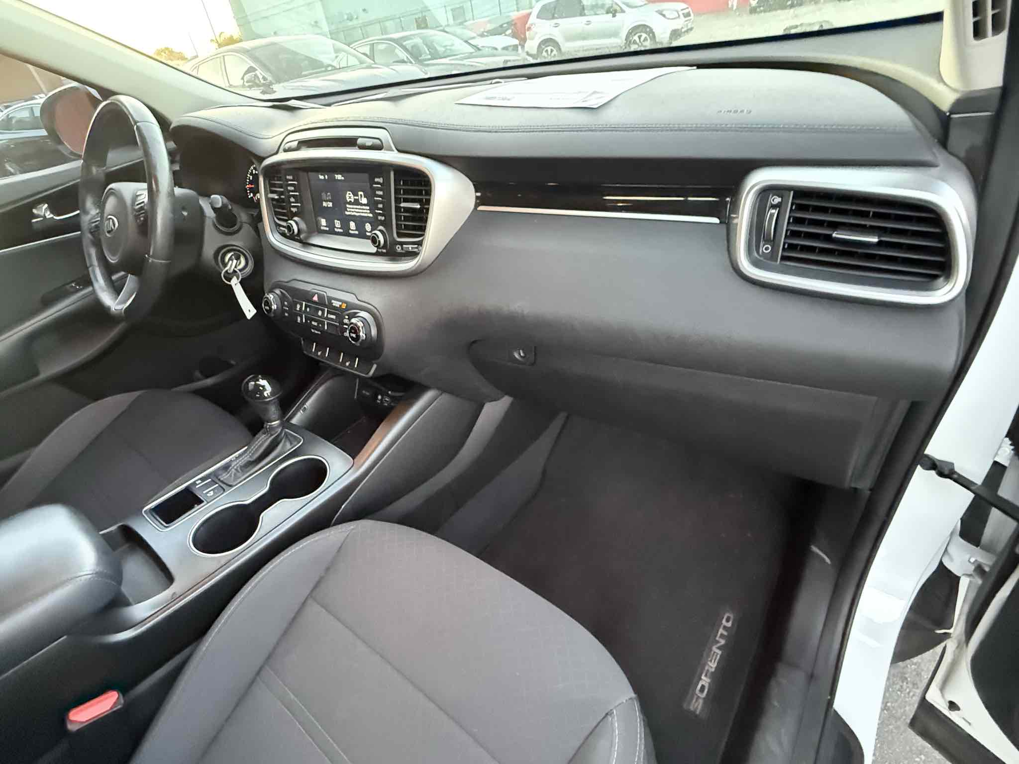 2017 Kia Sorento LX photo 27