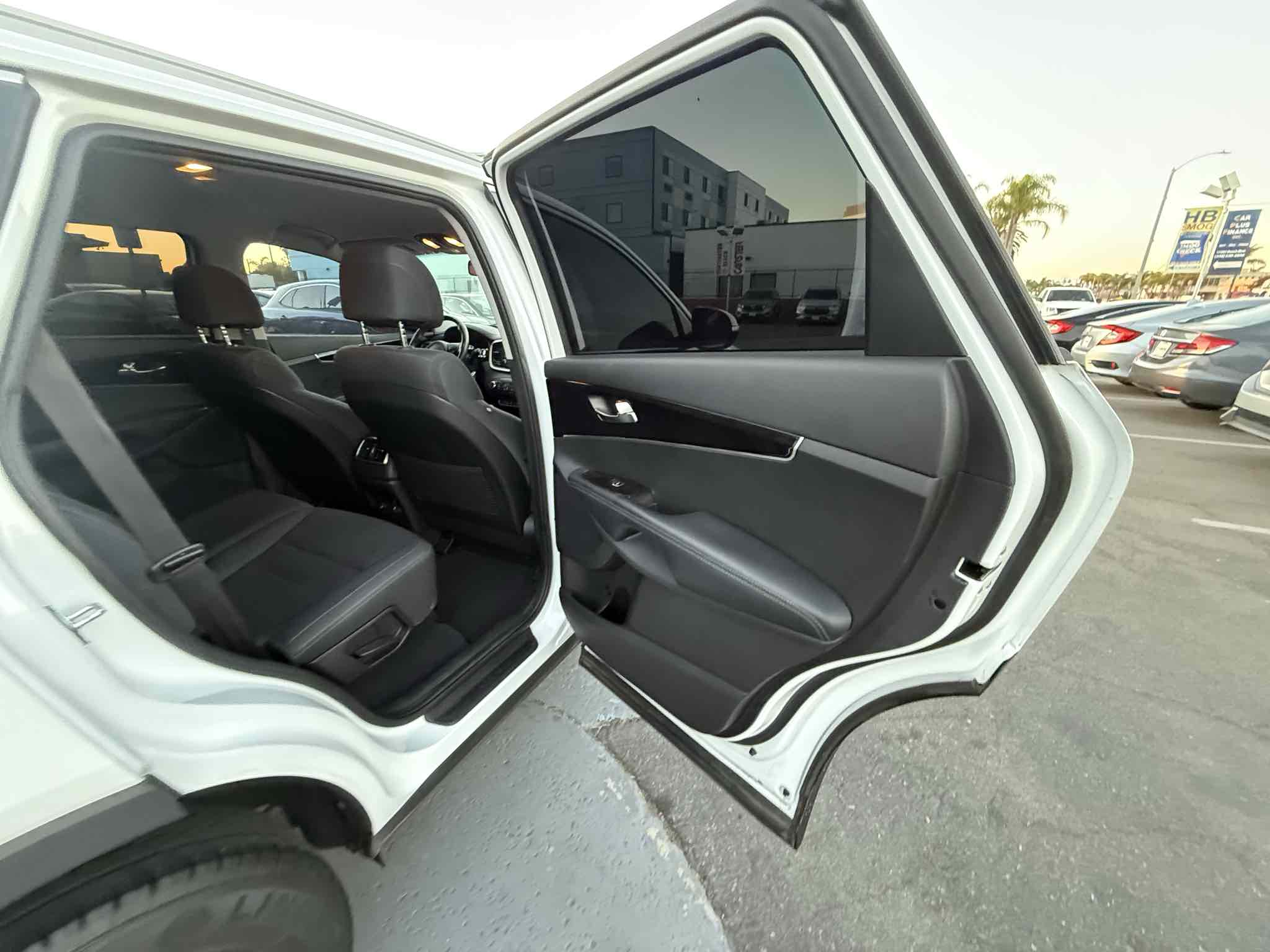 2017 Kia Sorento LX photo 32