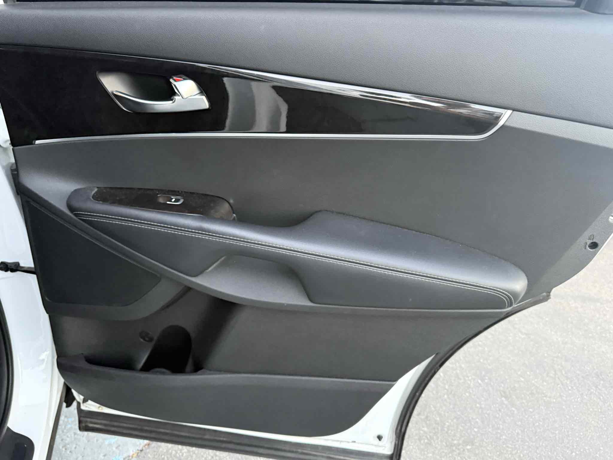 2017 Kia Sorento LX photo 33