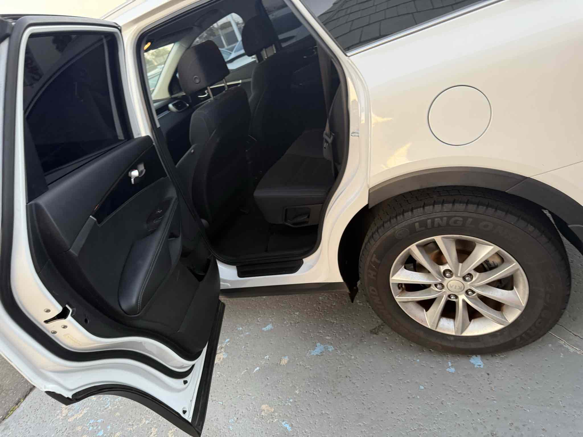 2017 Kia Sorento LX photo 55