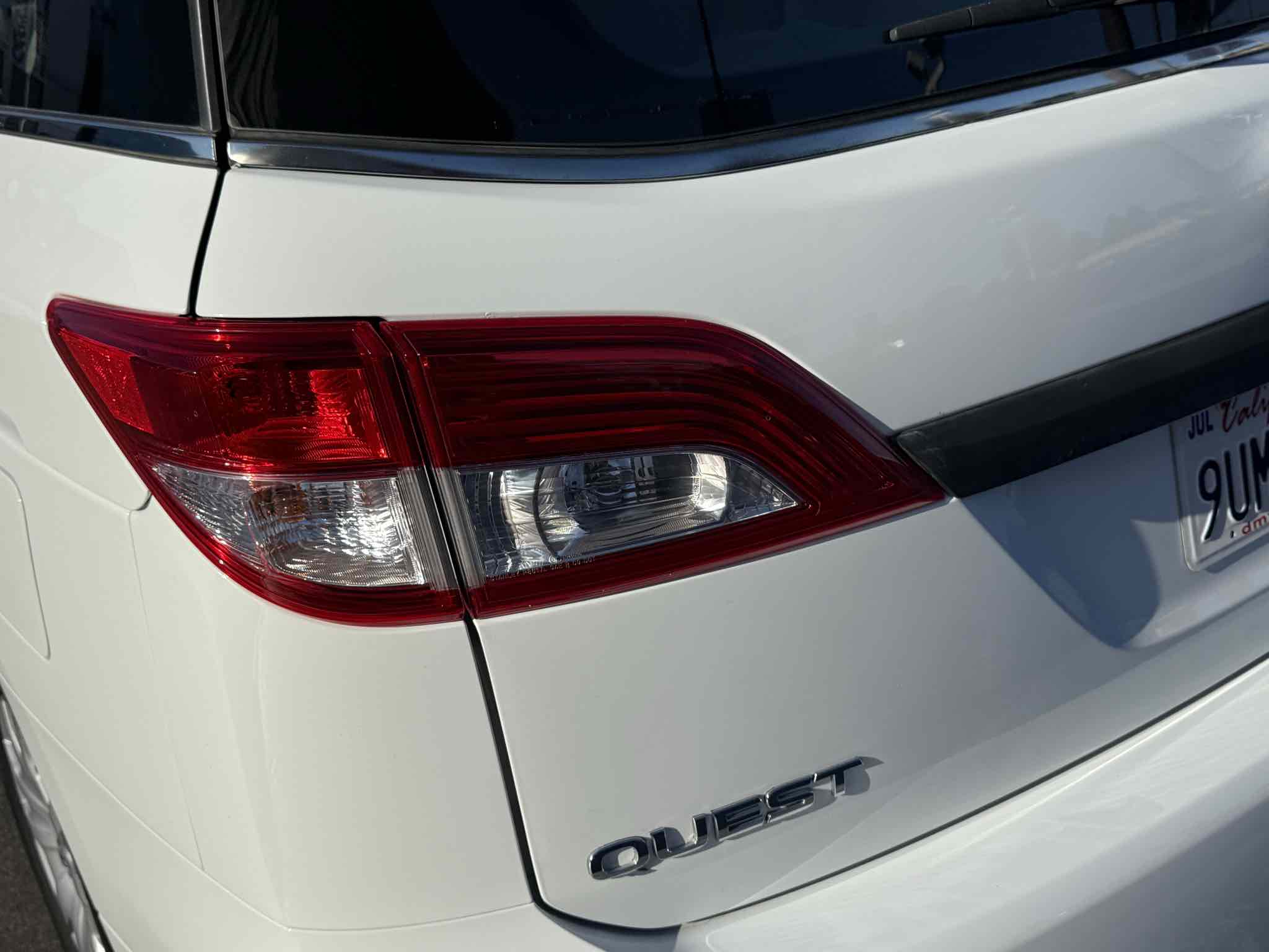 2014 Nissan Quest S photo 17