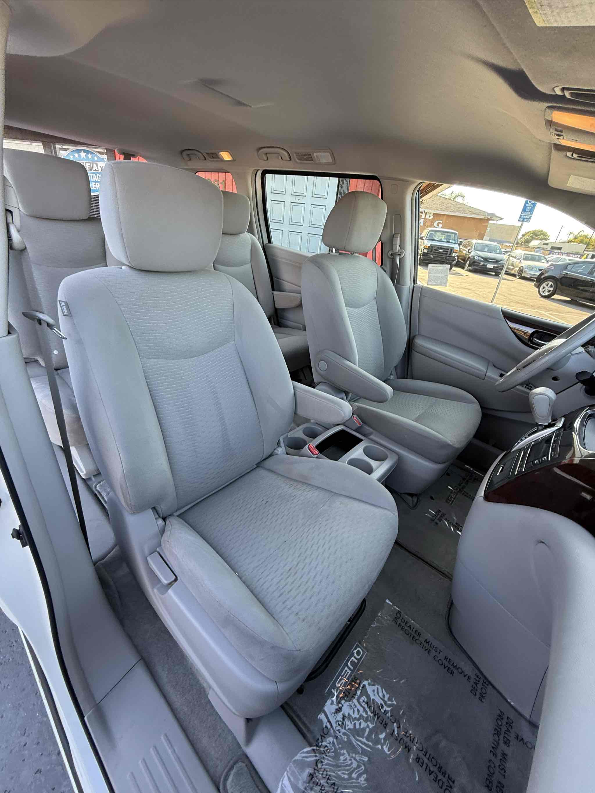 2014 Nissan Quest S photo 26