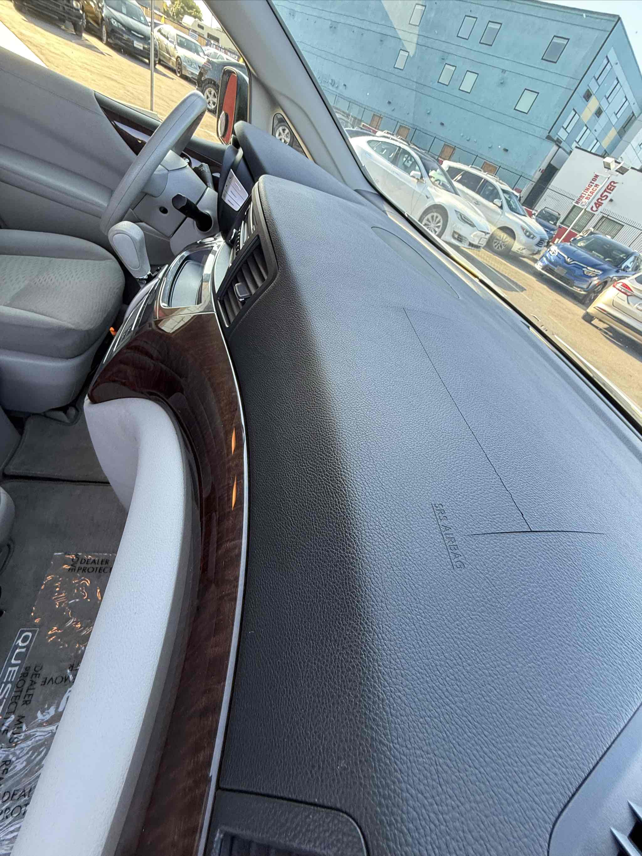 2014 Nissan Quest S photo 29