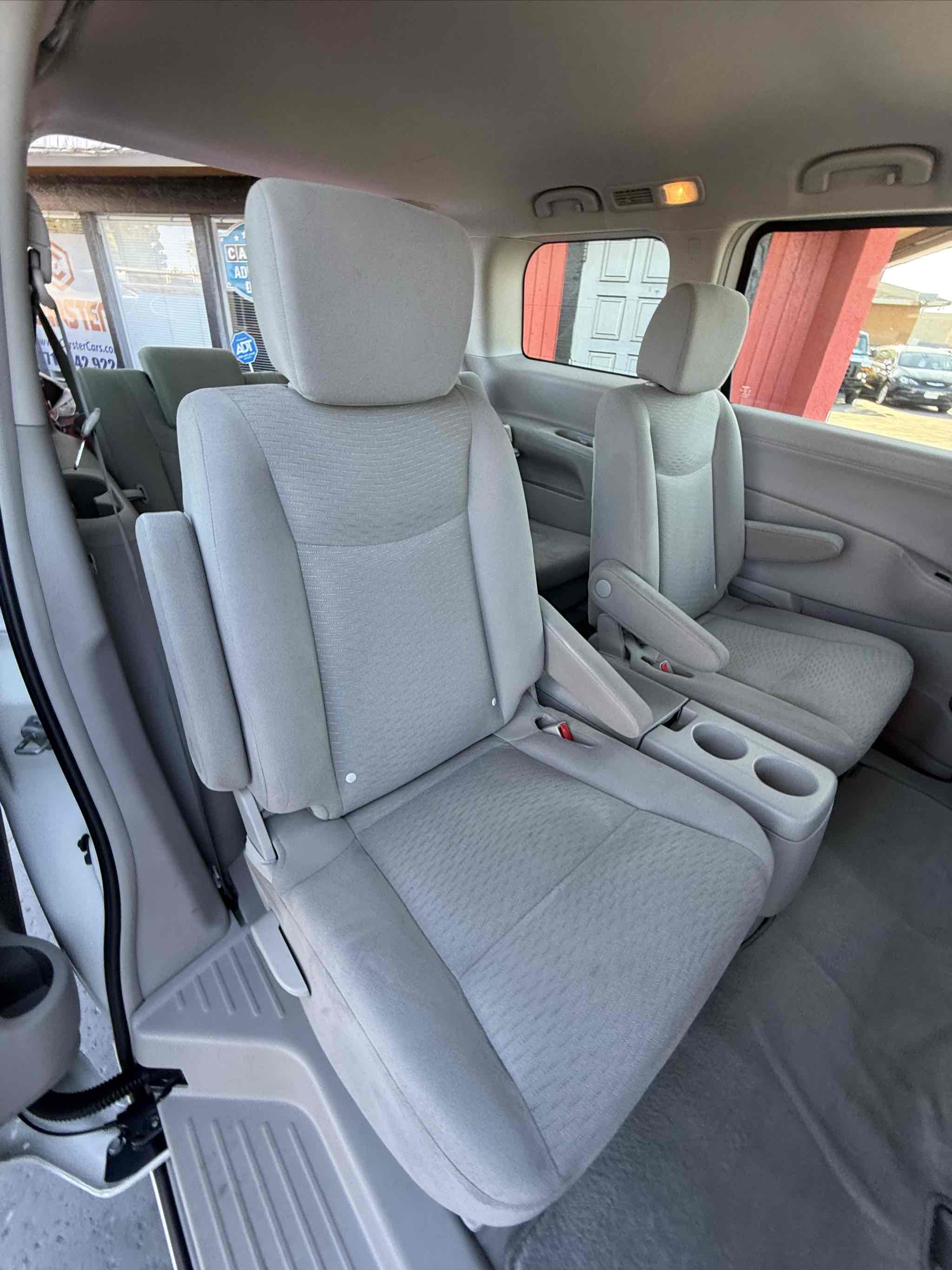 2014 Nissan Quest S photo 34