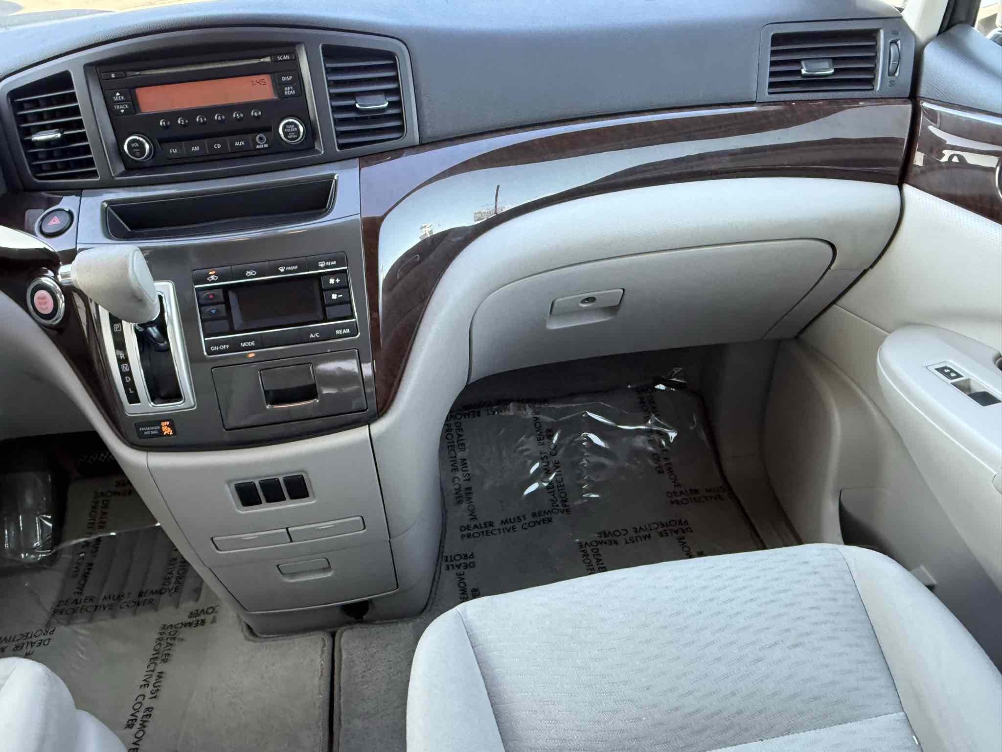 2014 Nissan Quest S photo 45
