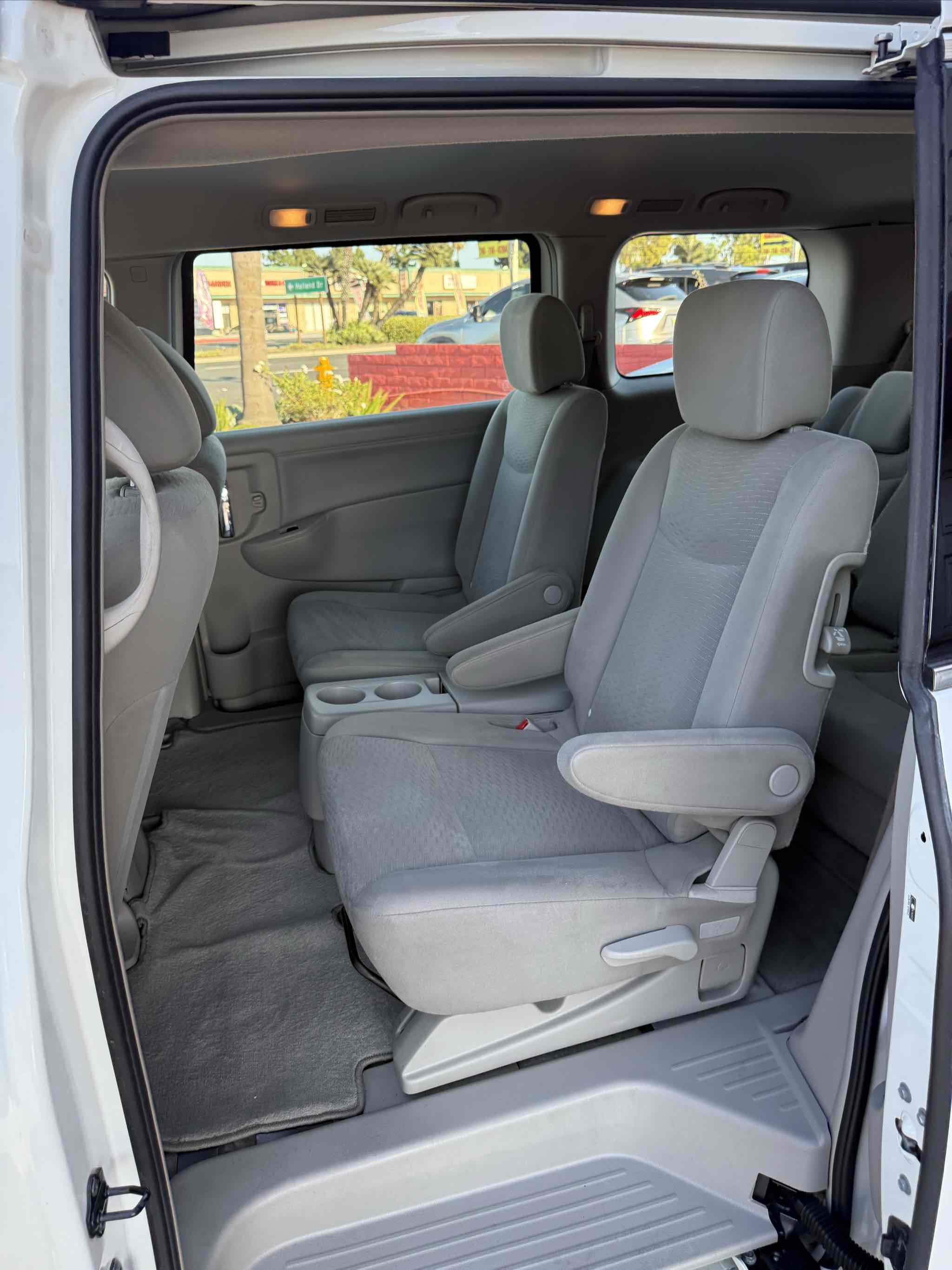 2014 Nissan Quest S photo 59