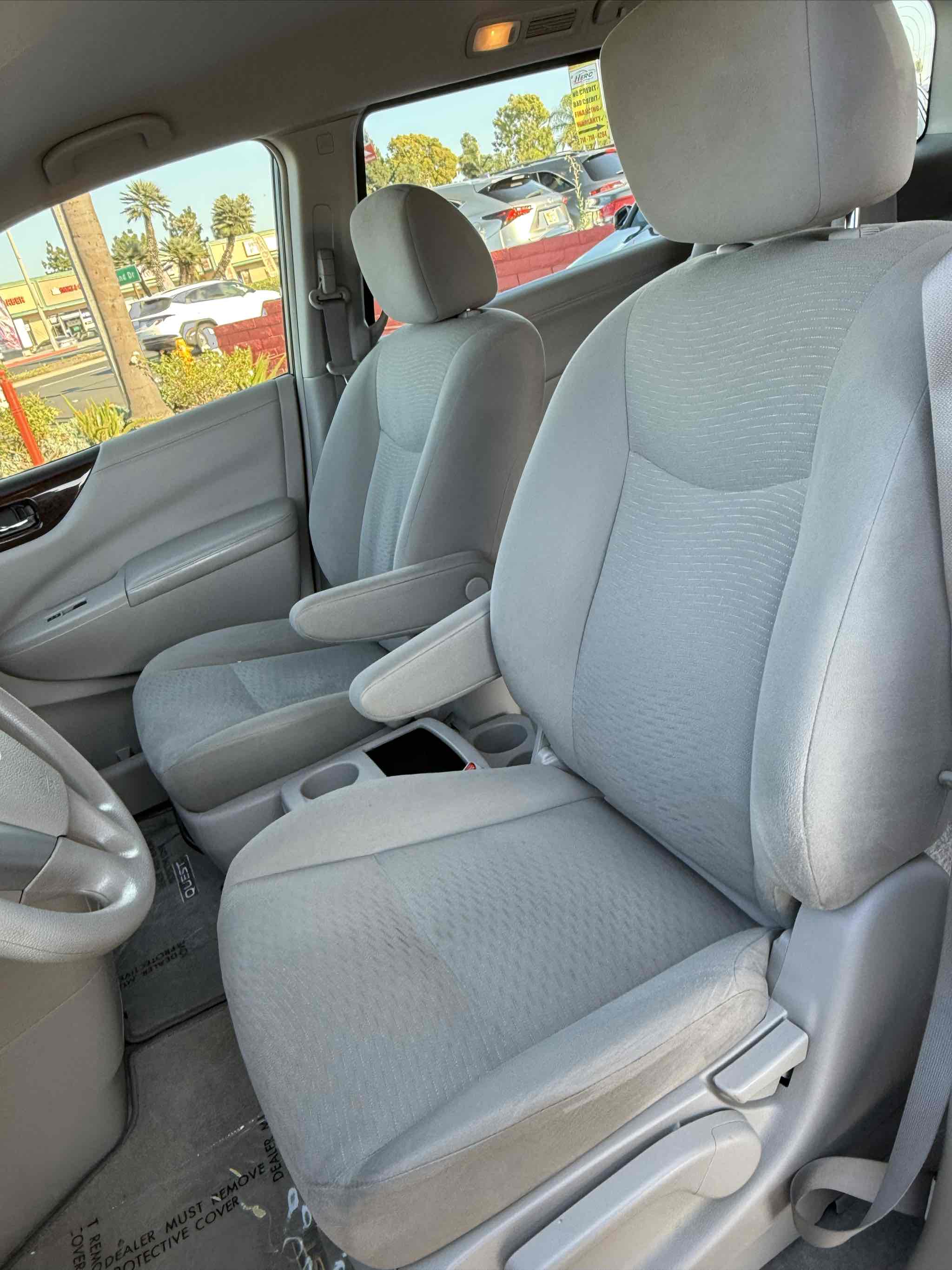 2014 Nissan Quest S photo 61