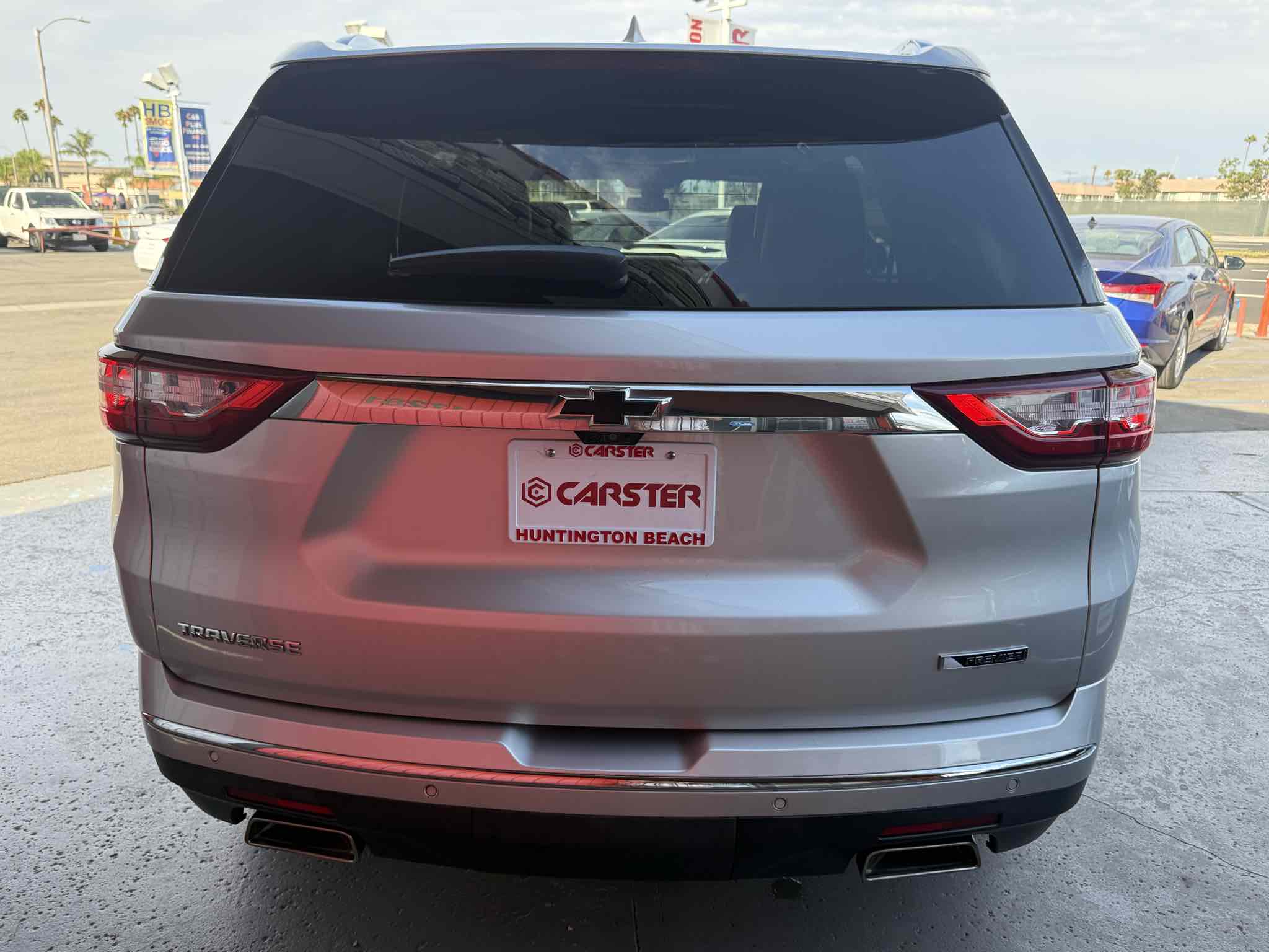 2018 Chevrolet Traverse Premier photo 2