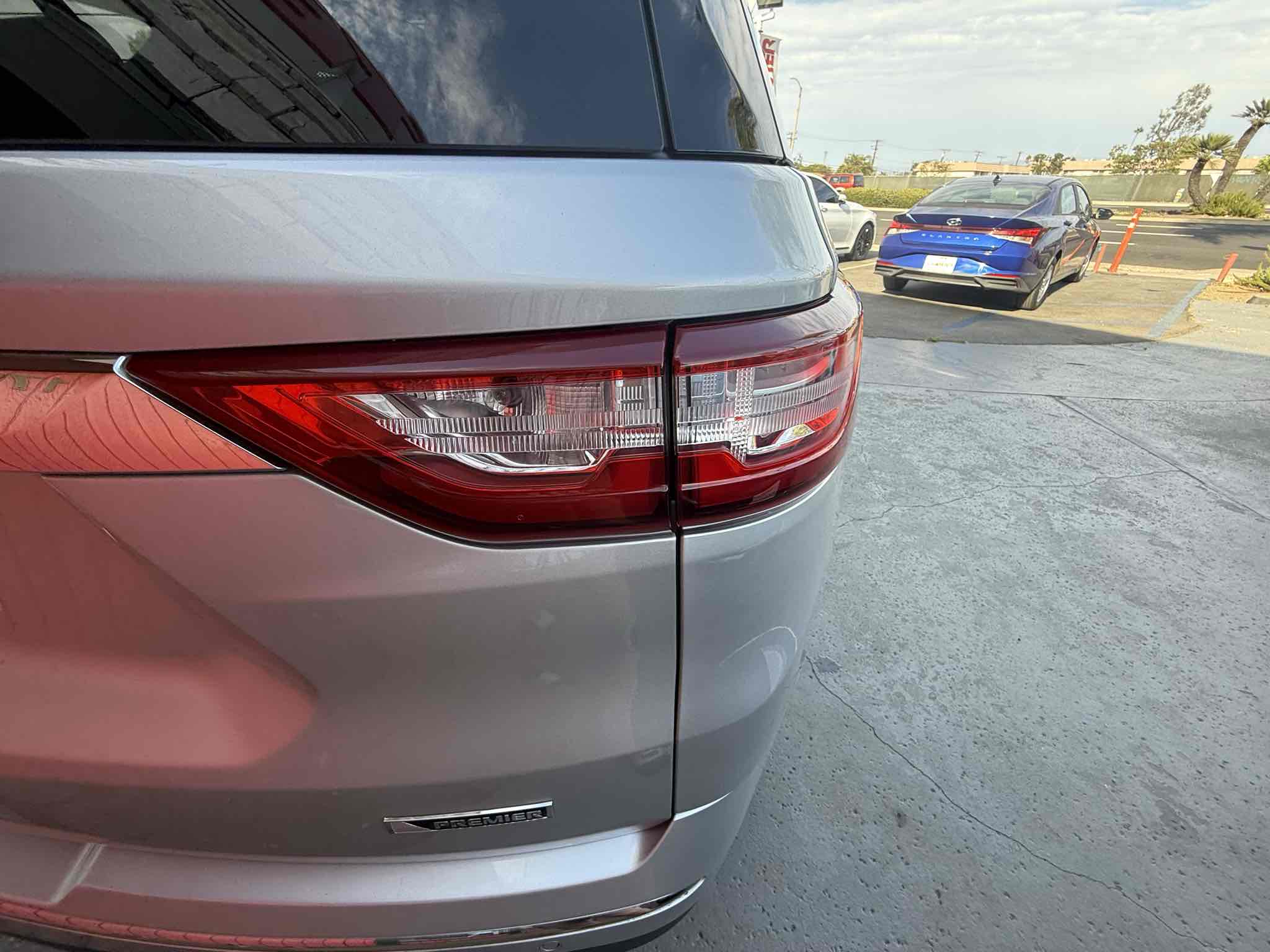 2018 Chevrolet Traverse Premier photo 38