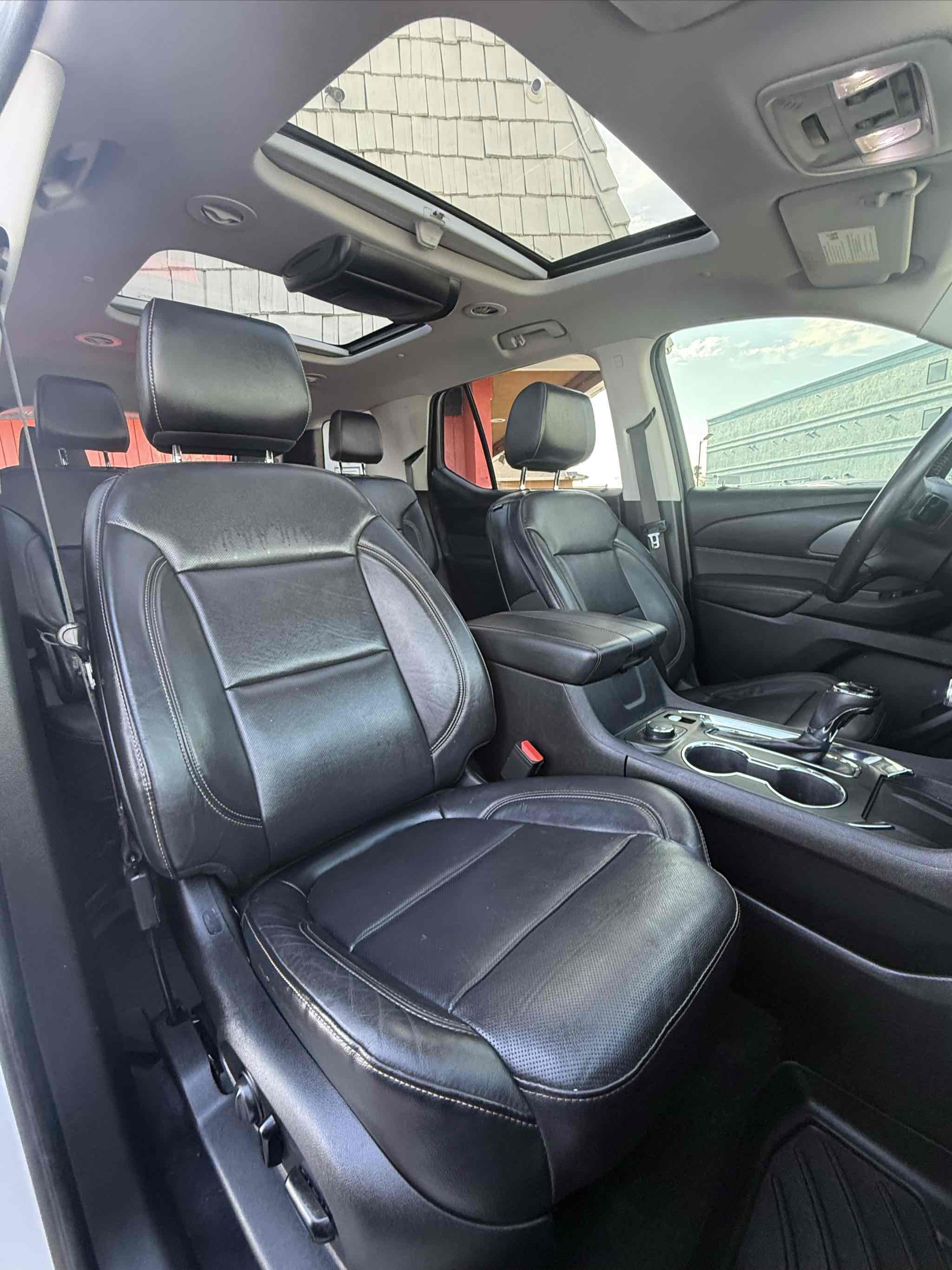 2018 Chevrolet Traverse Premier photo 12