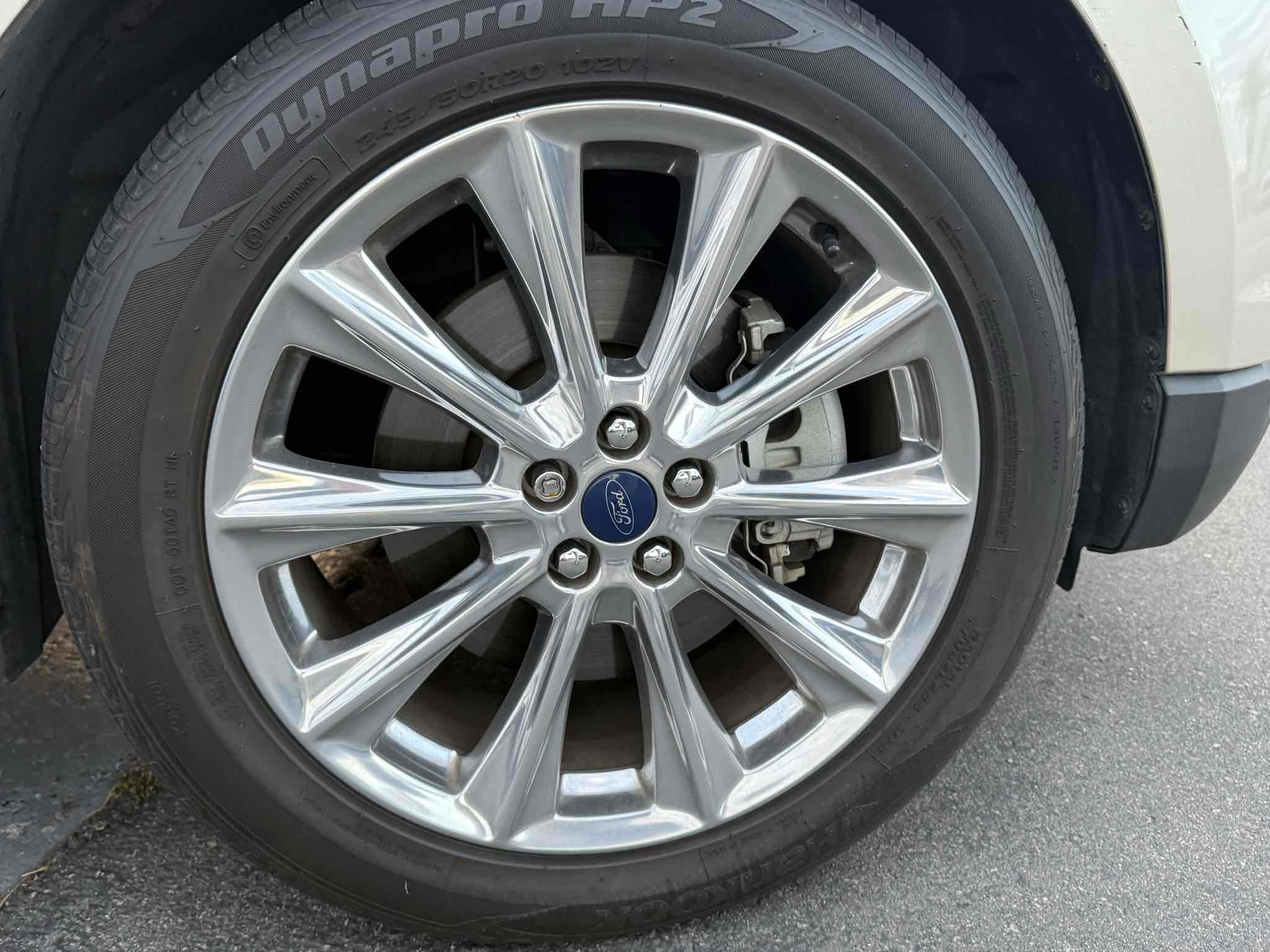 2017 Ford Edge Titanium photo 32