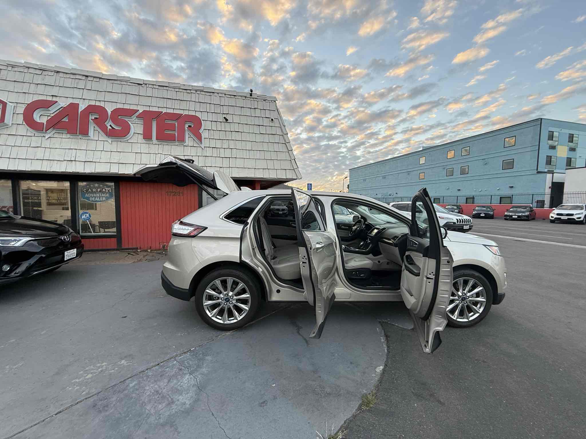 2017 Ford Edge Titanium photo 34
