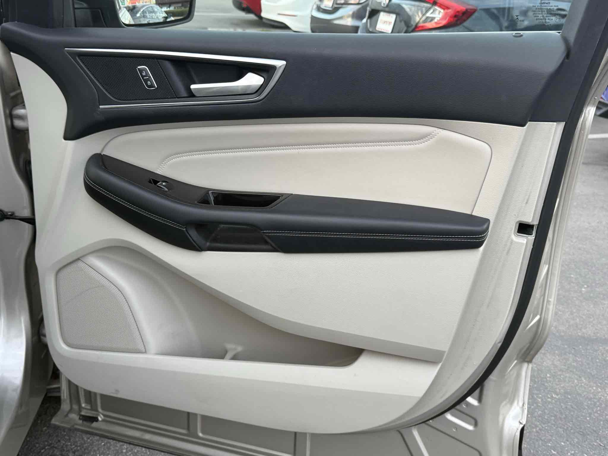 2017 Ford Edge Titanium photo 36