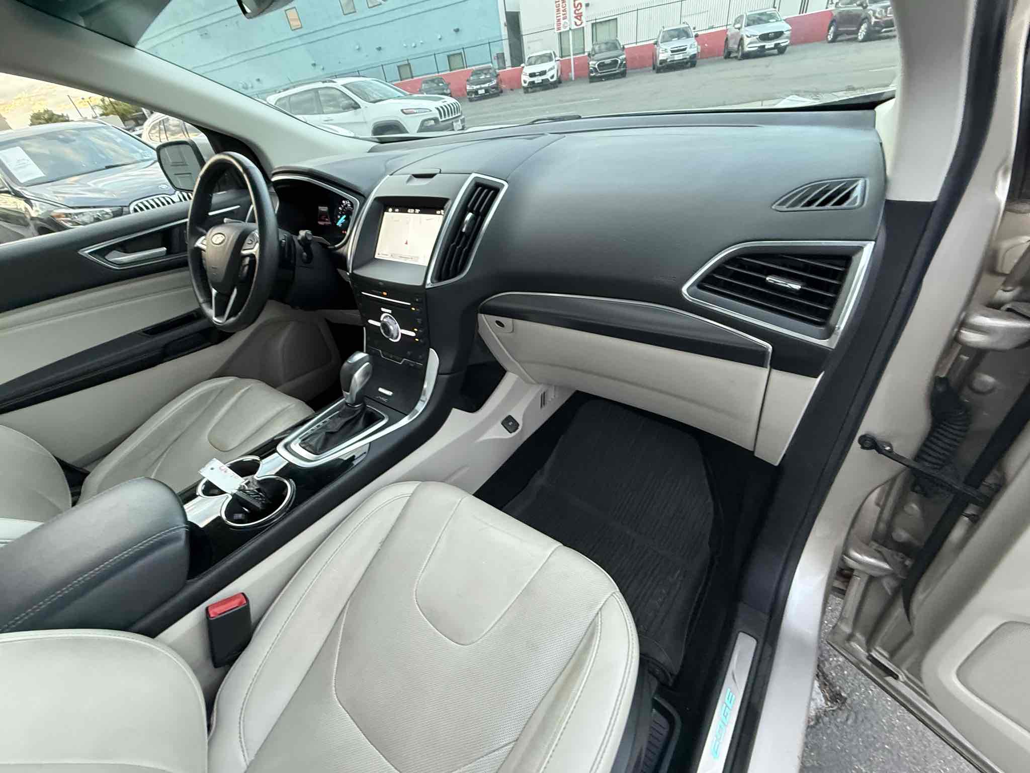 2017 Ford Edge Titanium photo 41