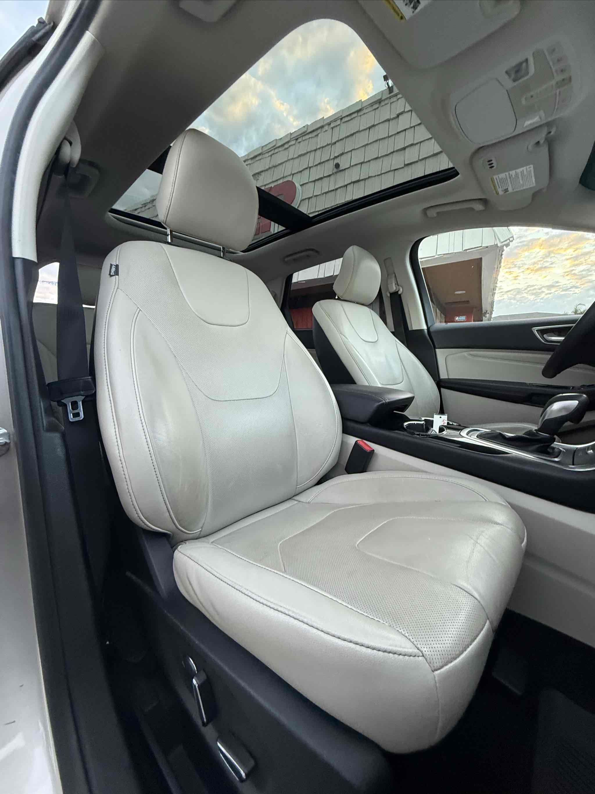 2017 Ford Edge Titanium photo 42