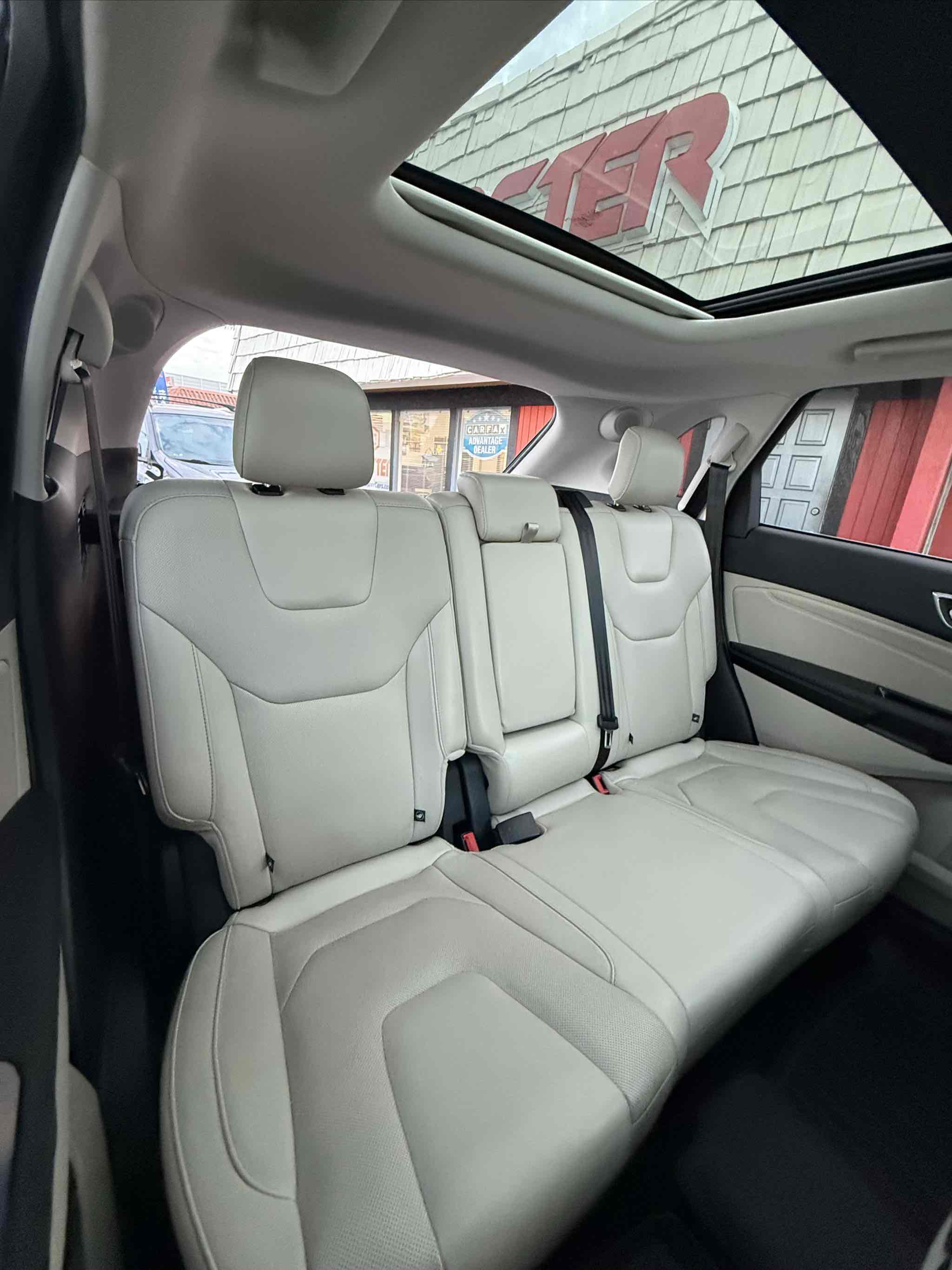 2017 Ford Edge Titanium photo 13