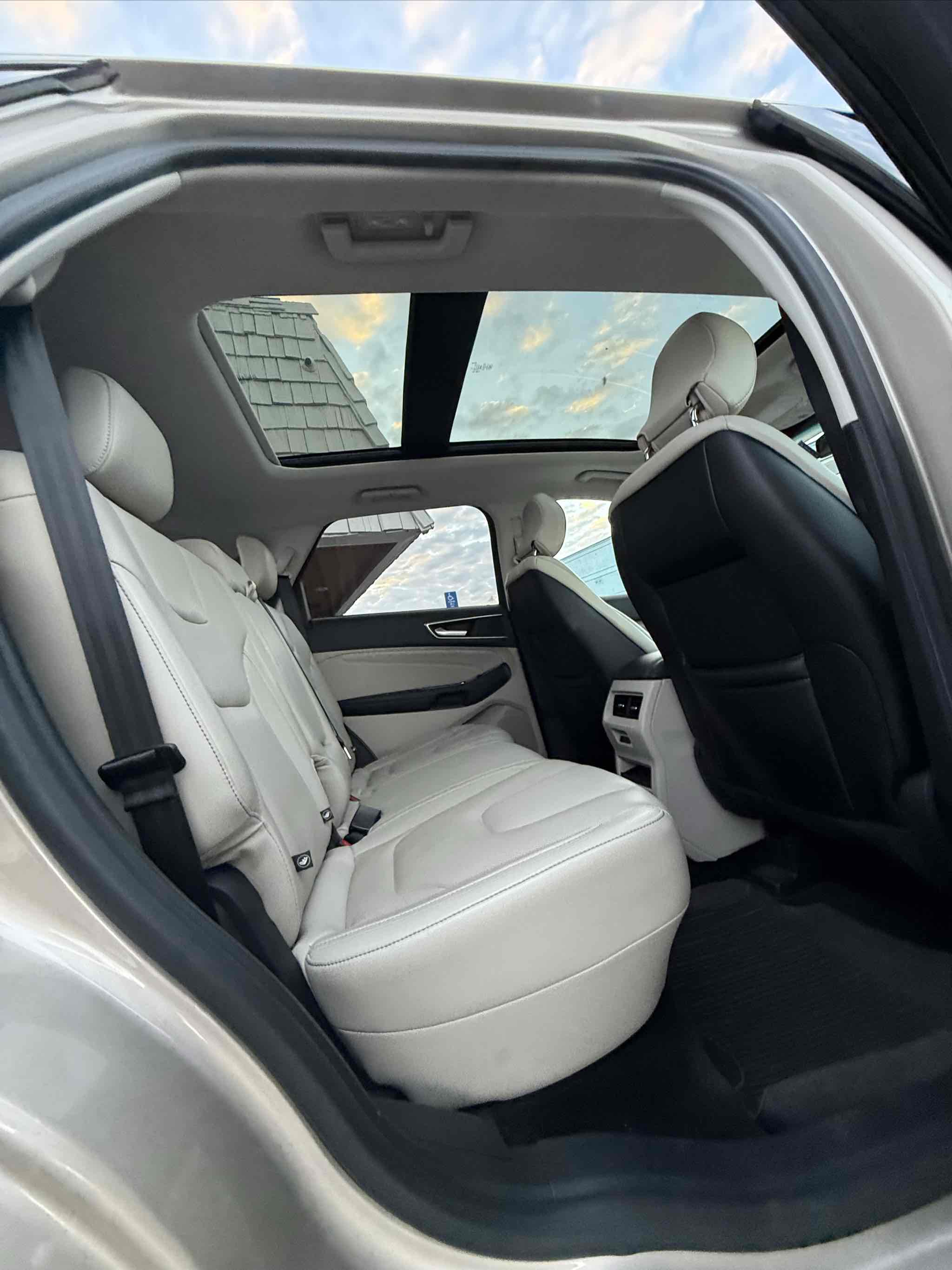 2017 Ford Edge Titanium photo 49