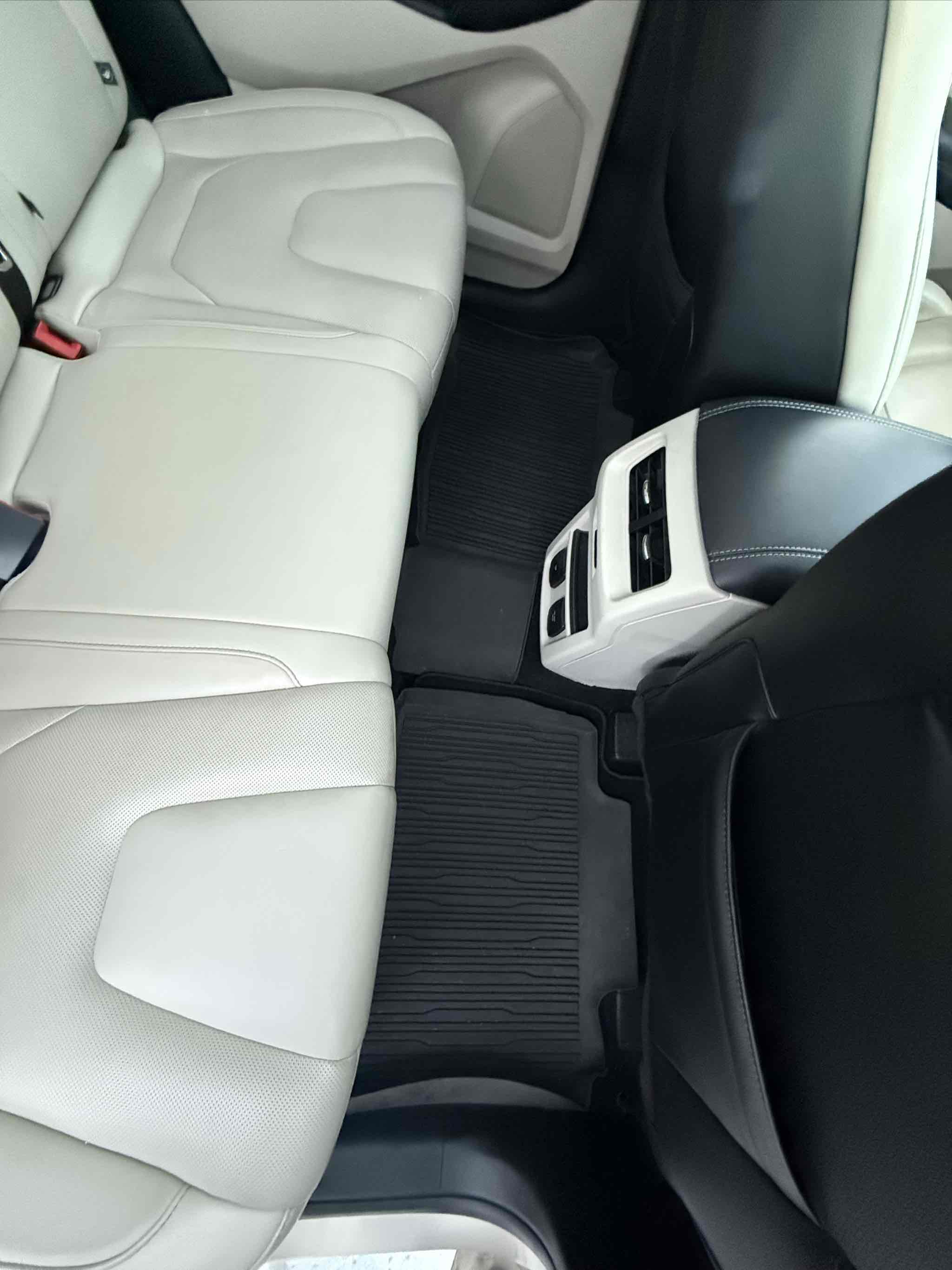 2017 Ford Edge Titanium photo 51