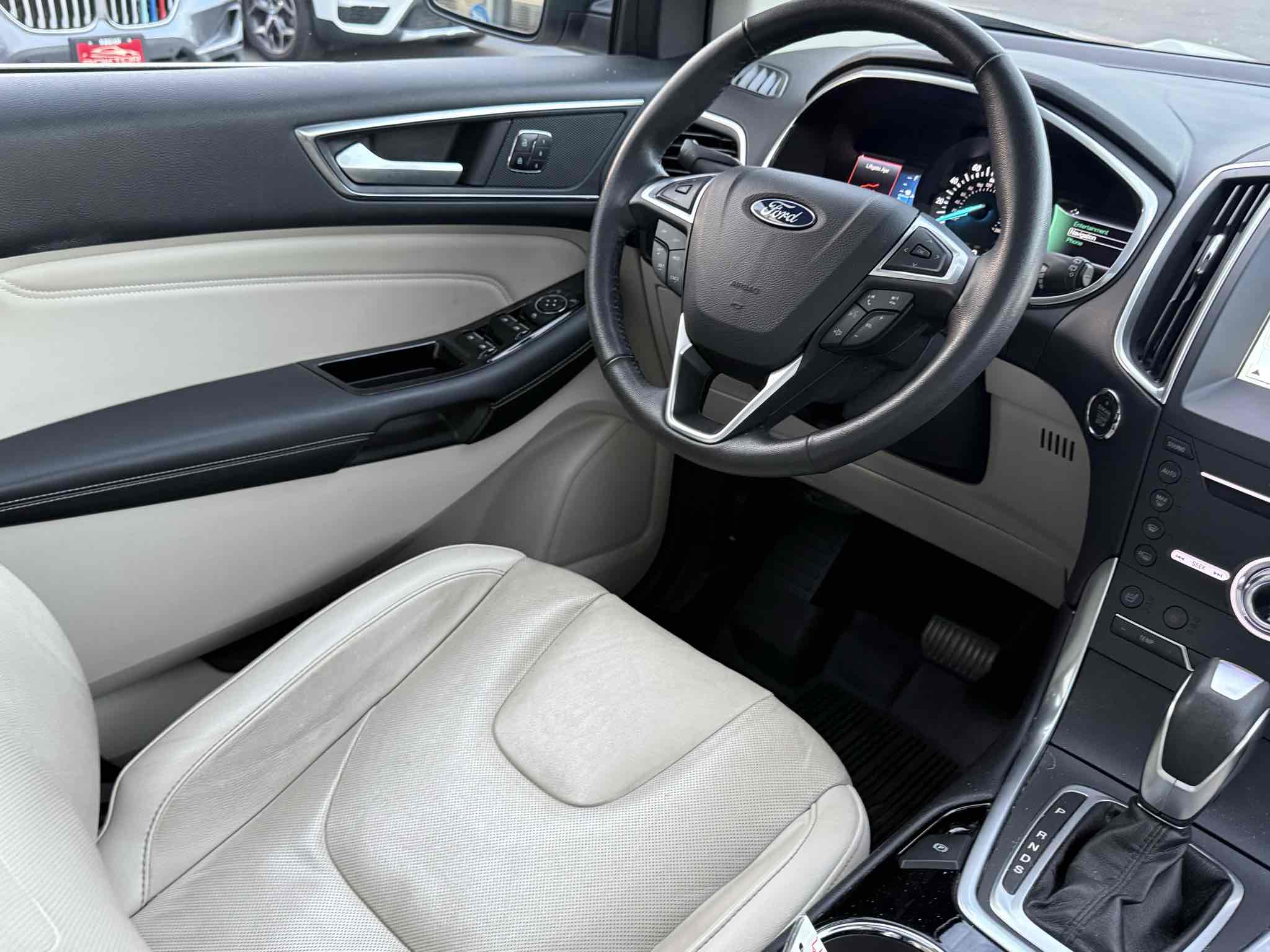 2017 Ford Edge Titanium photo 58