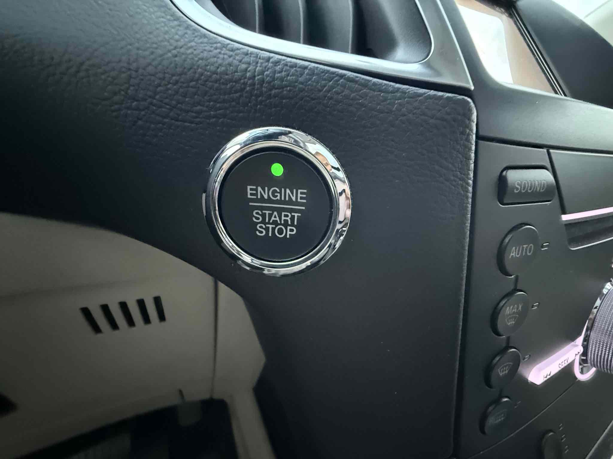 2017 Ford Edge Titanium photo 10