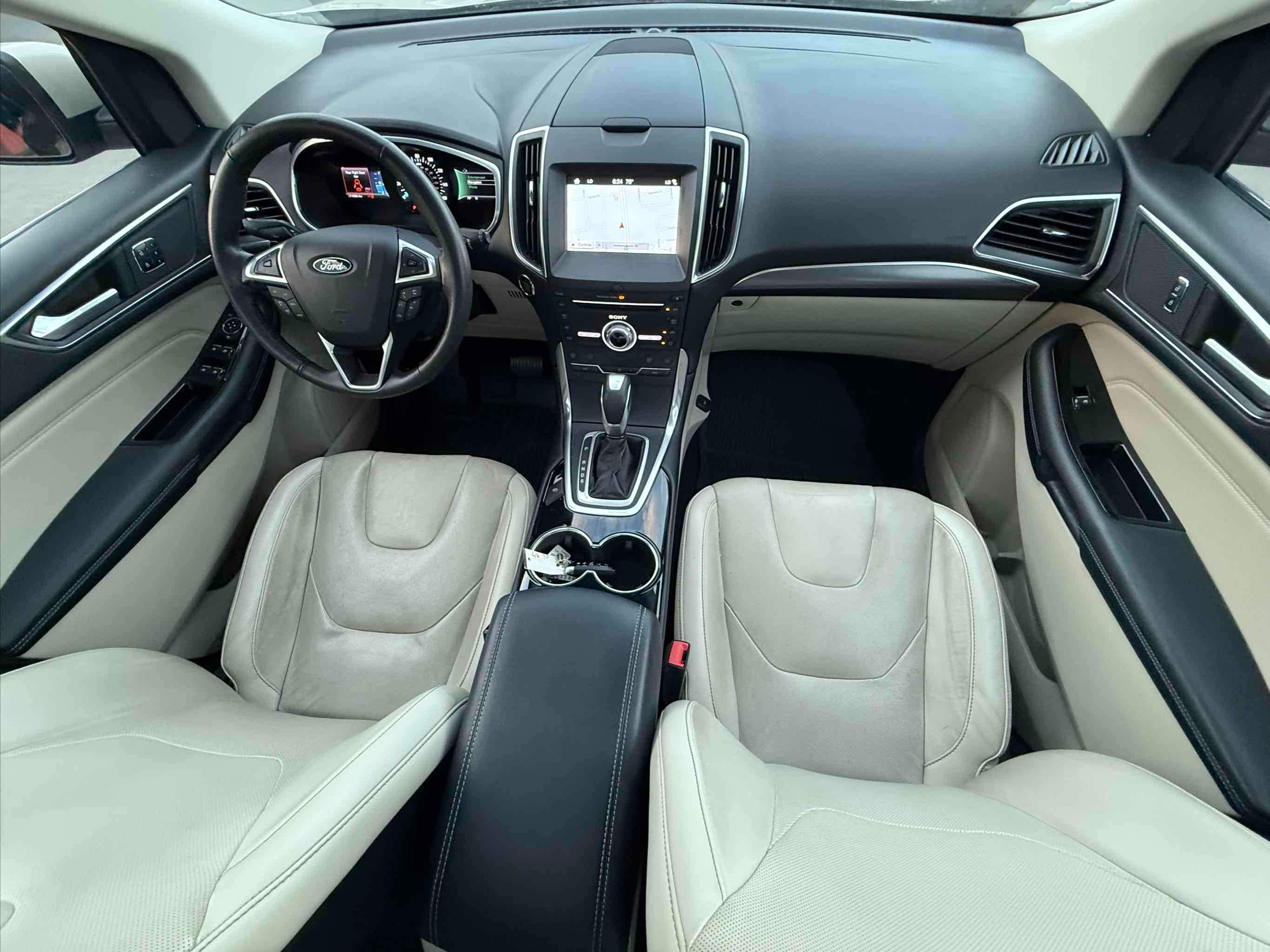 2017 Ford Edge Titanium photo 12