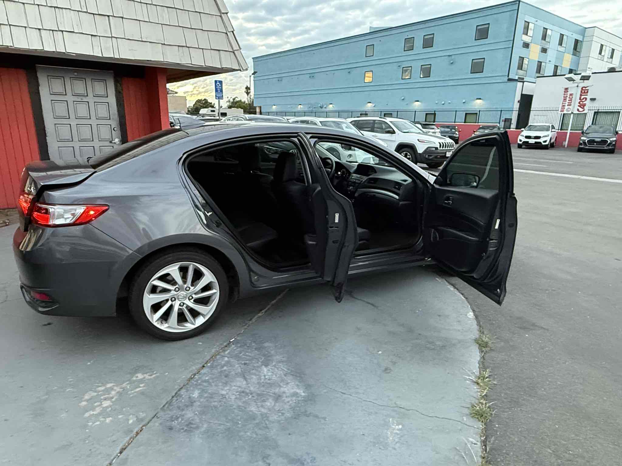 2018 Acura ILX Base Plus photo 34