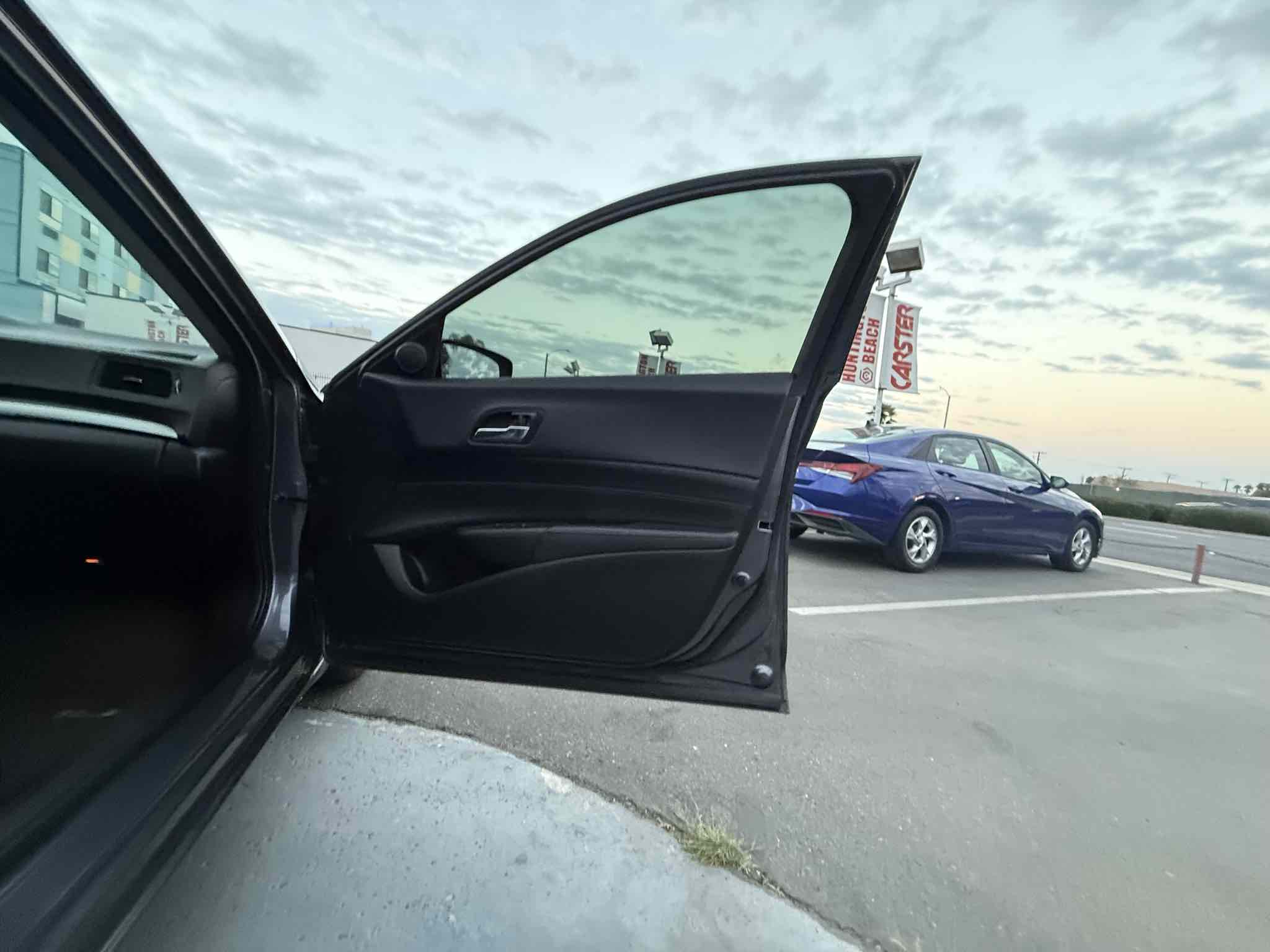 2018 Acura ILX Base Plus photo 36