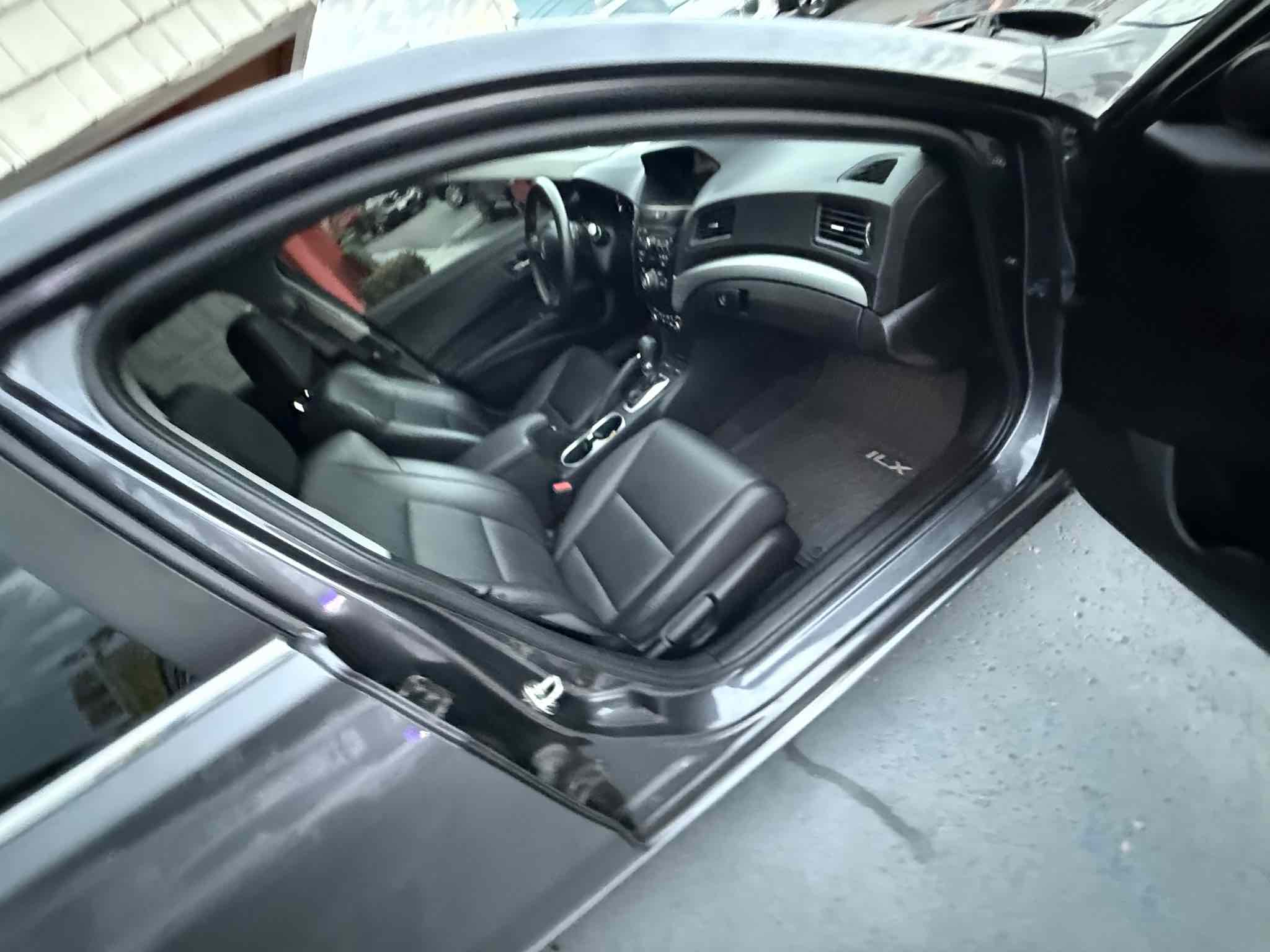 2018 Acura ILX Base Plus photo 38