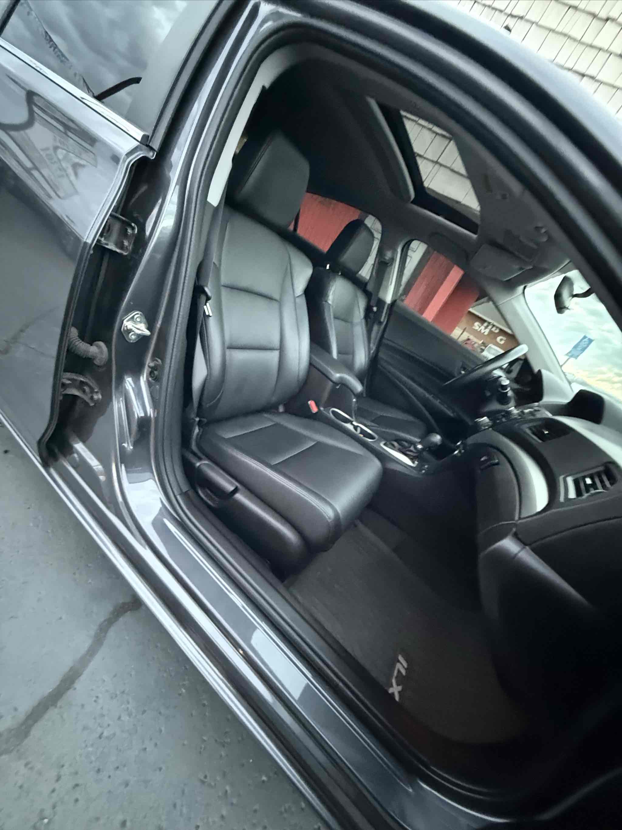 2018 Acura ILX Base Plus photo 9