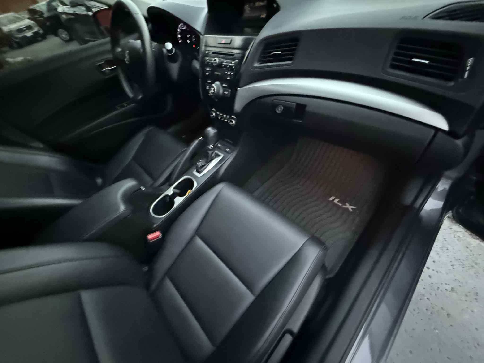 2018 Acura ILX Base Plus photo 41