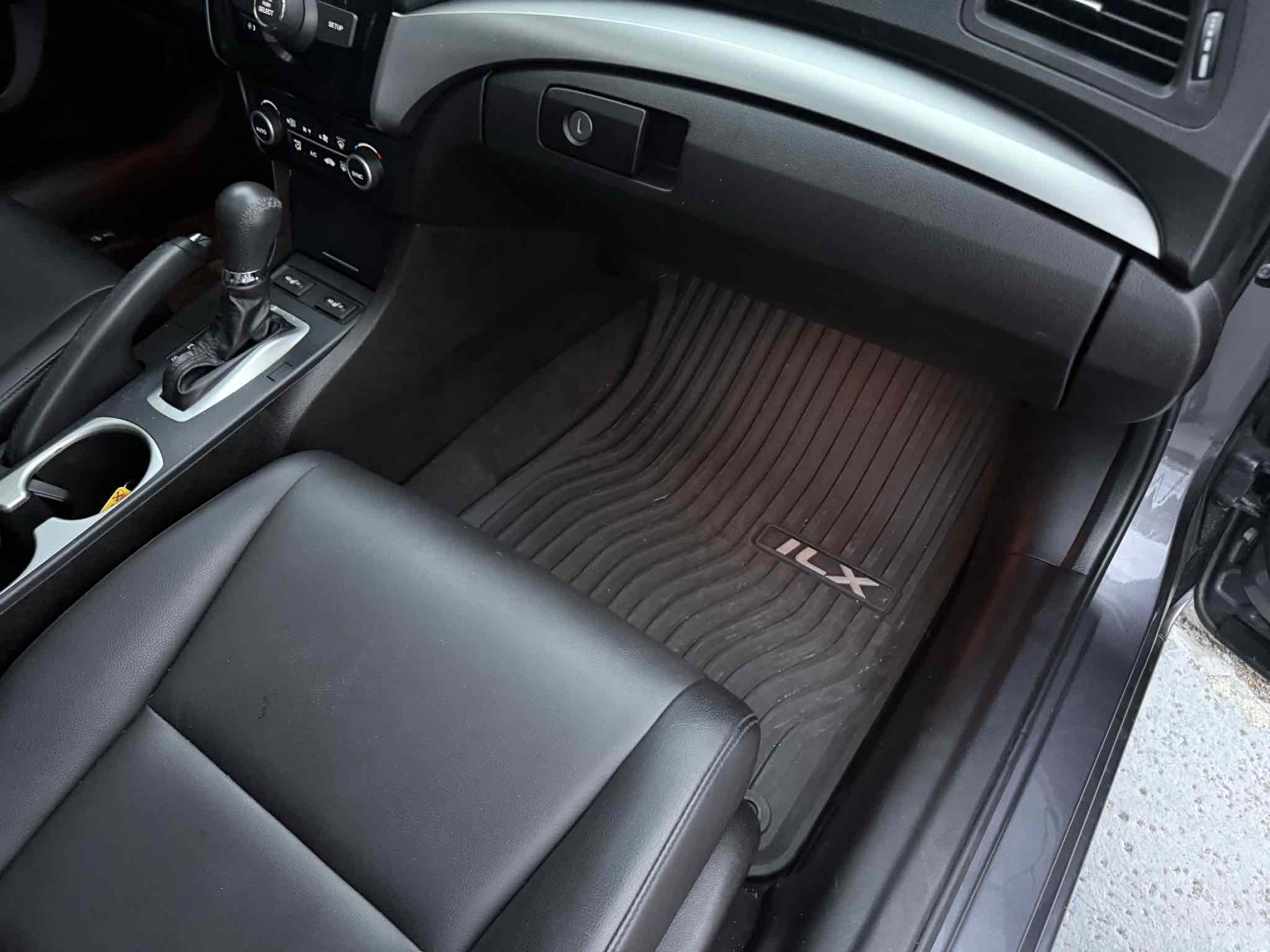 2018 Acura ILX Base Plus photo 42