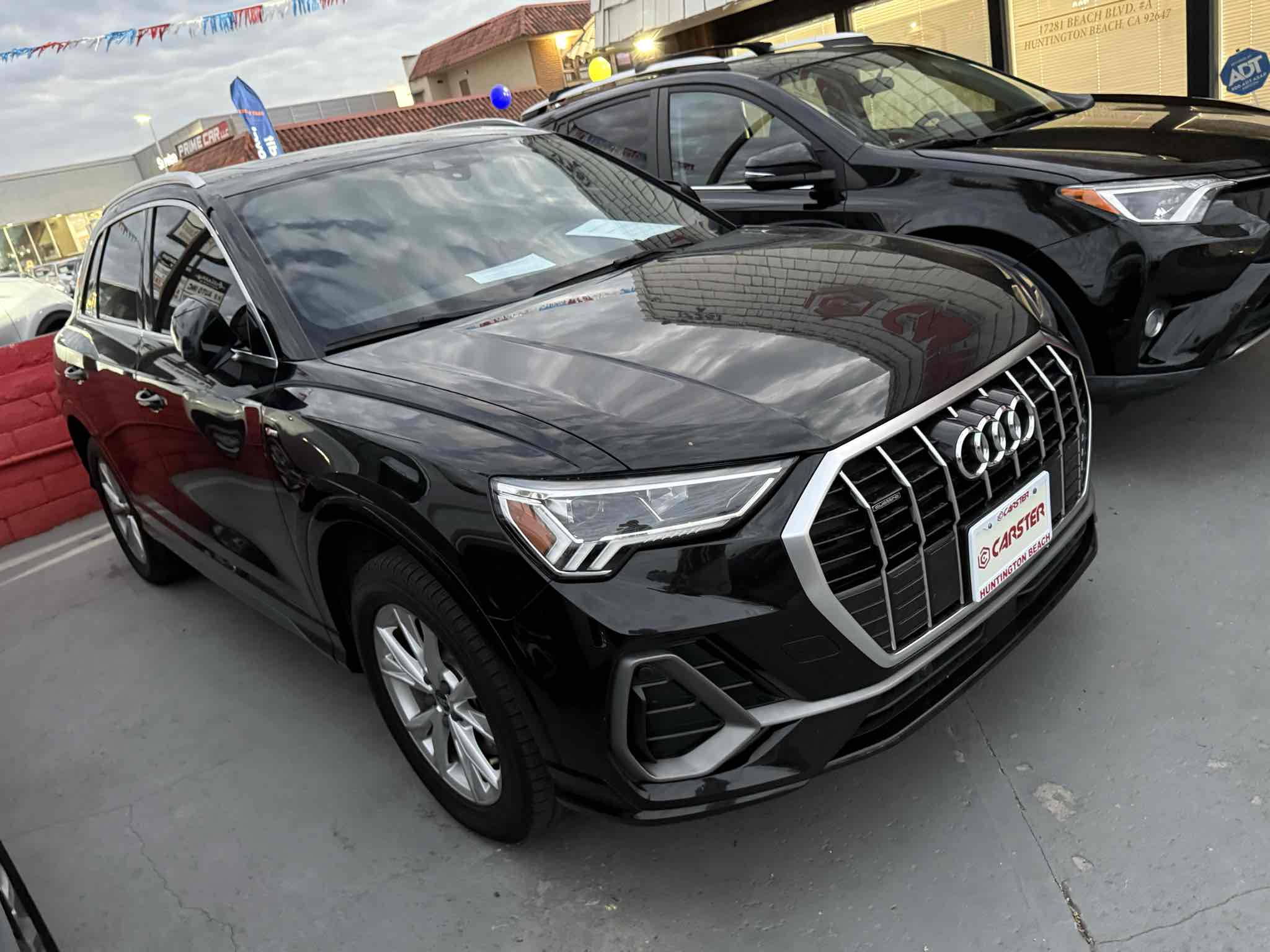 2022 Audi Q3 S line Premium Plus photo 2