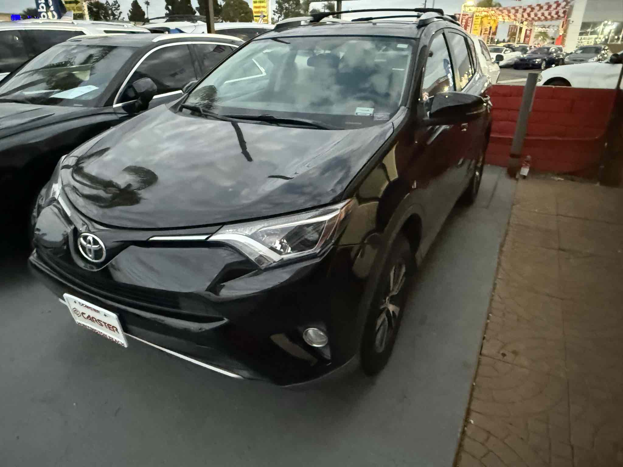 2016 Toyota RAV4 XLE photo 2