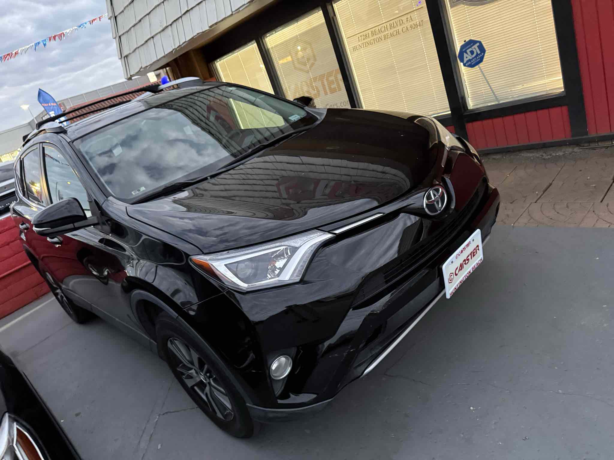 2016 Toyota RAV4 XLE photo 3