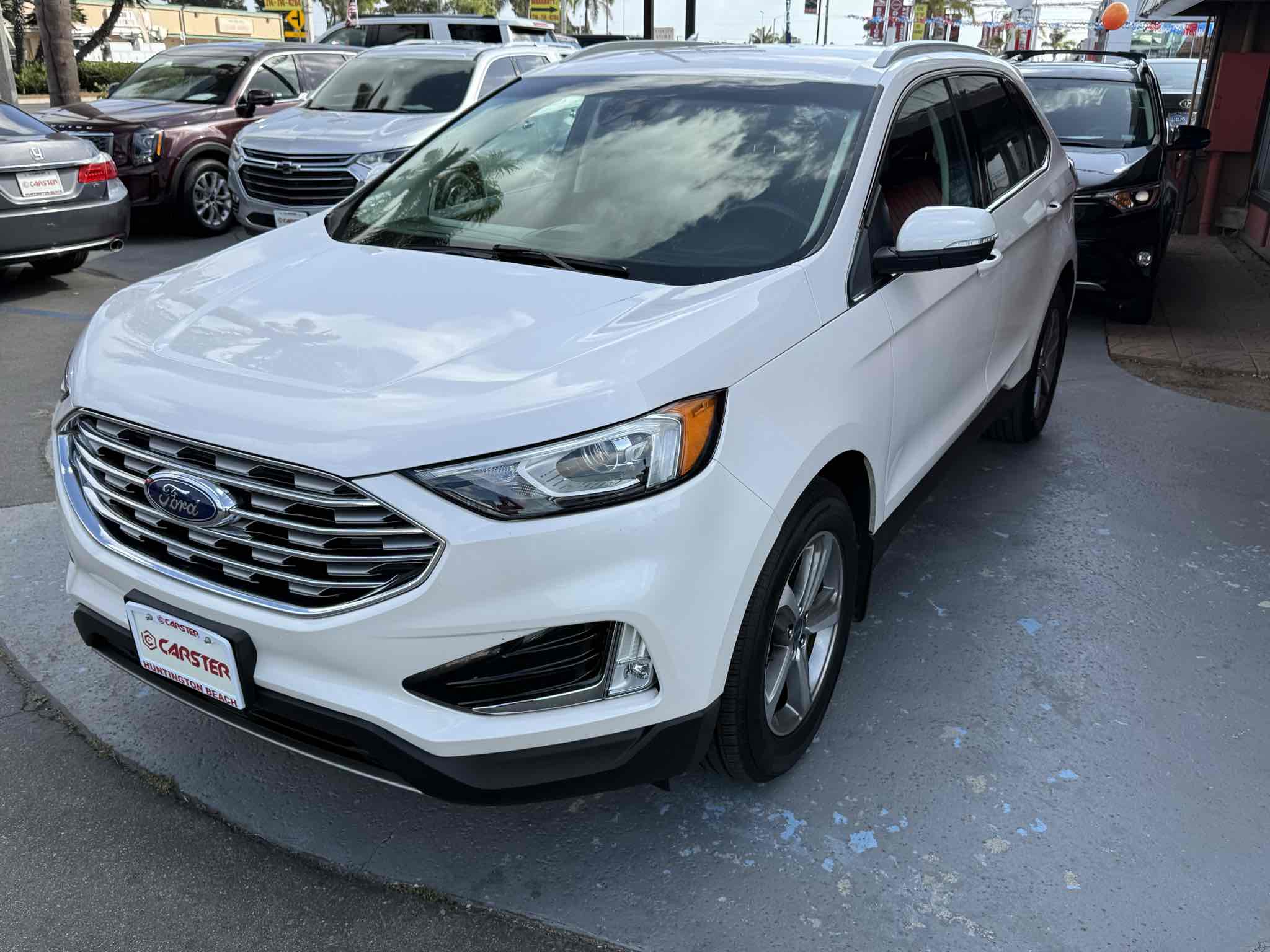 2019 Ford Edge SEL photo 2