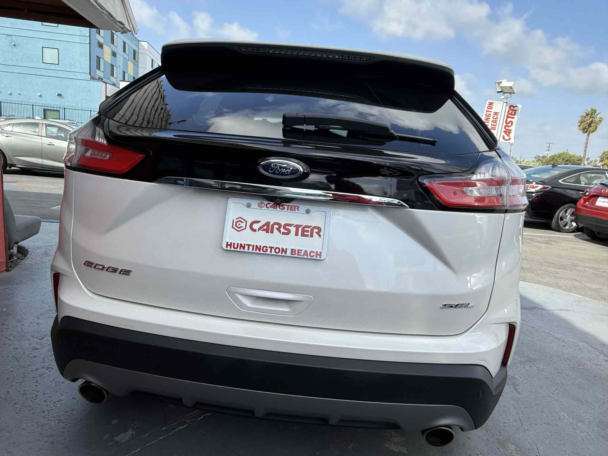 2019 Ford Edge SEL photo 3