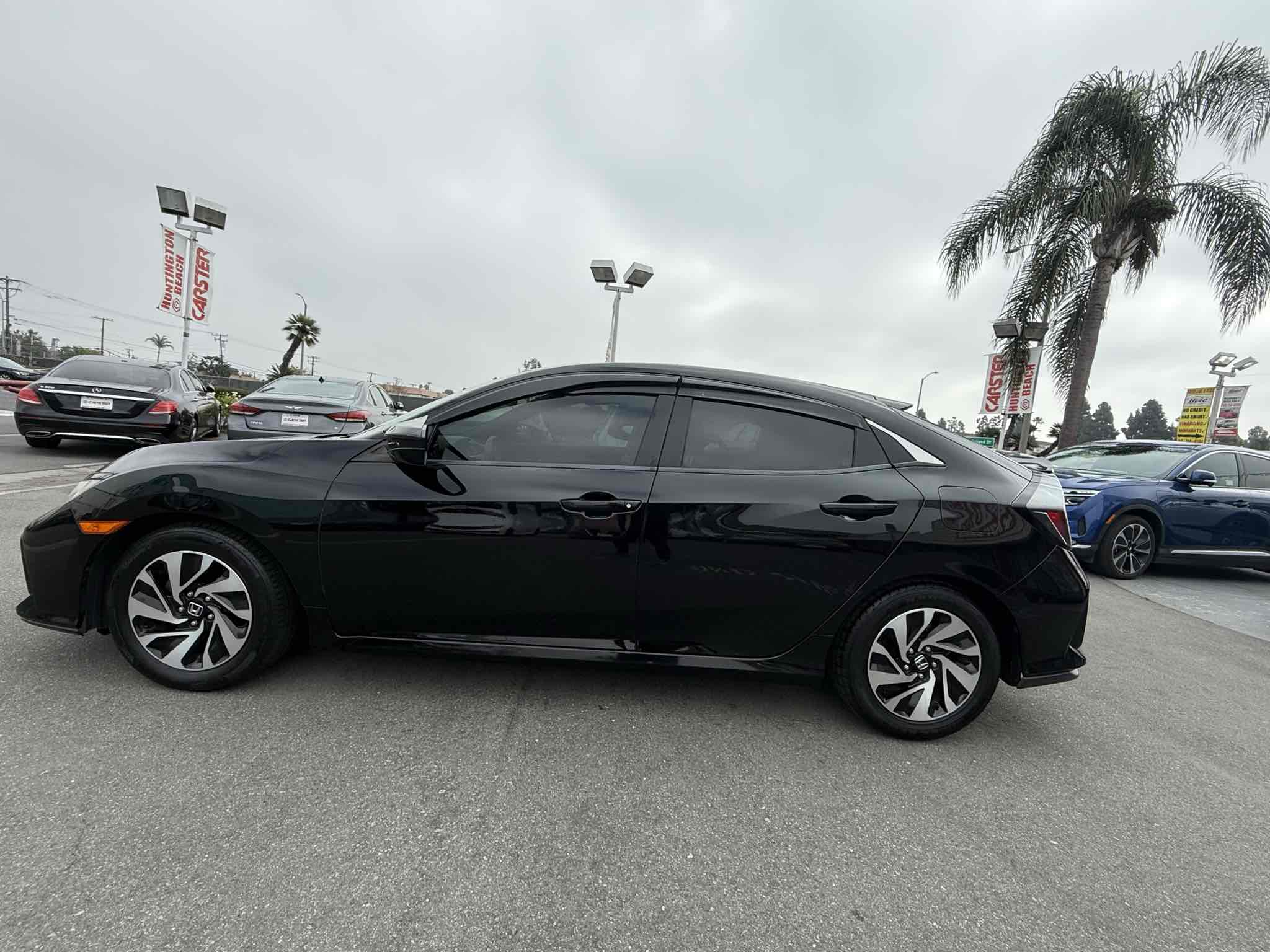 2017 Honda Civic Hatchback LX photo 4