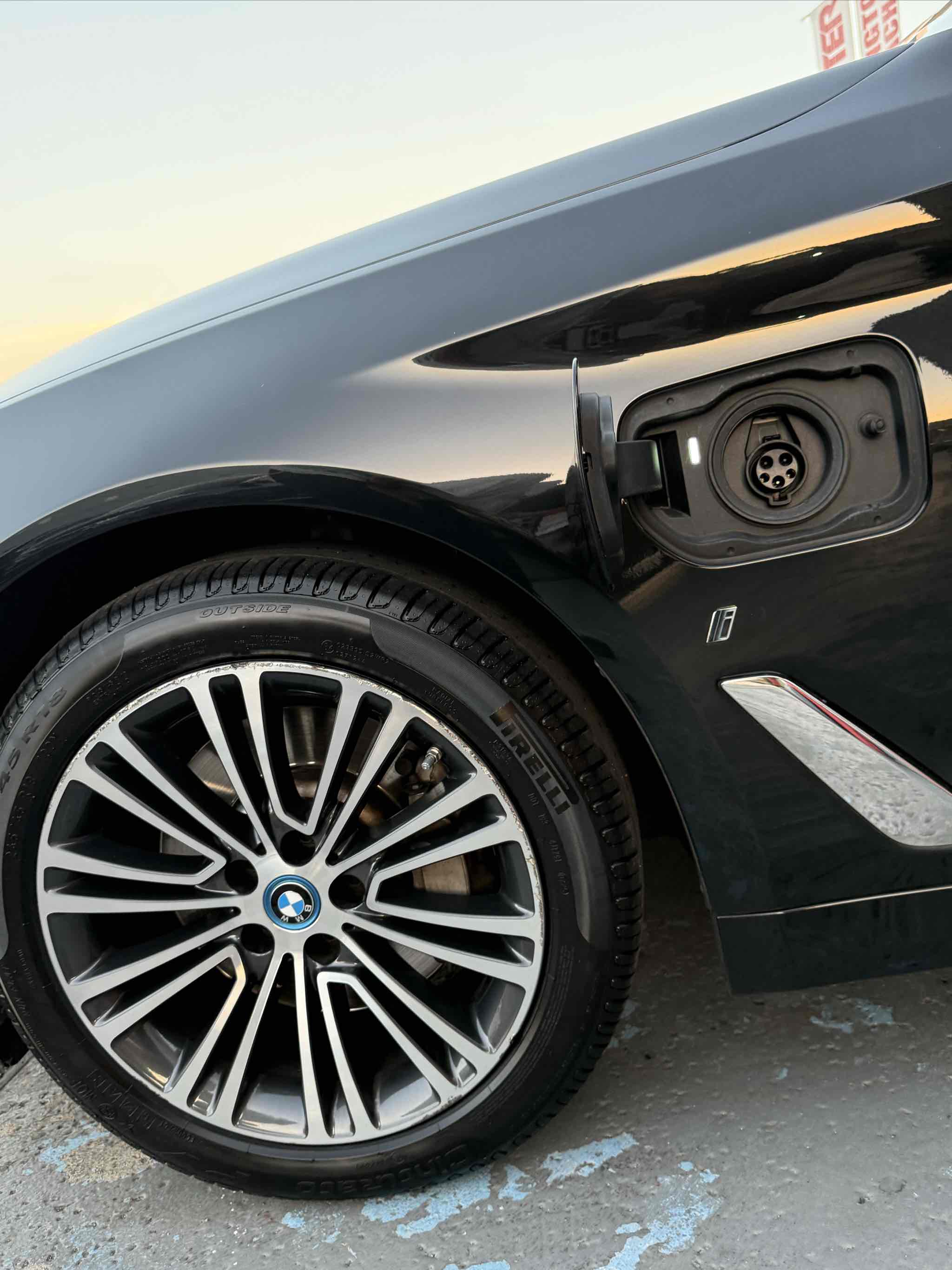 Photo 15 of this BMW 5 Series