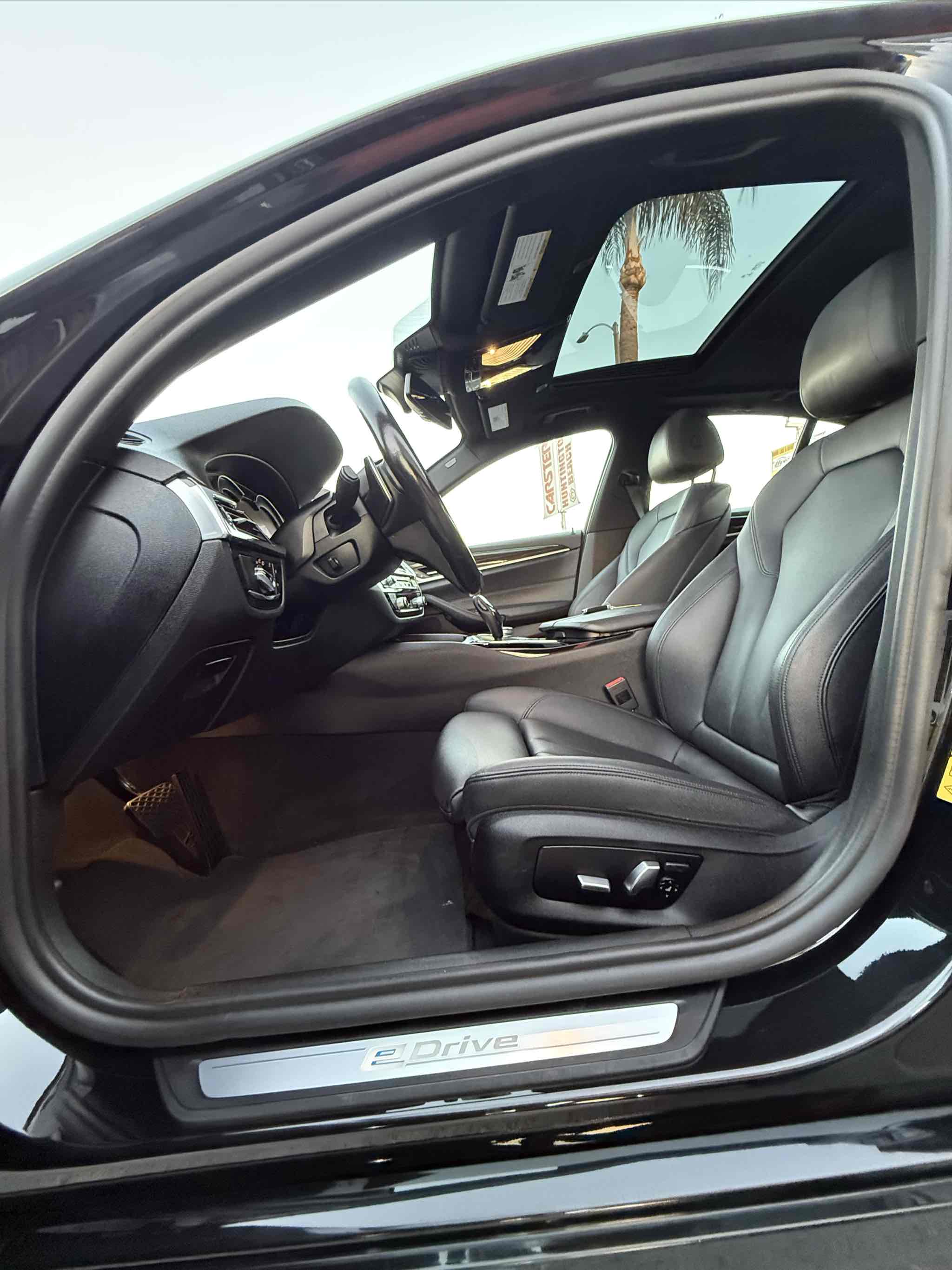 Photo 23 of this BMW 5 Series