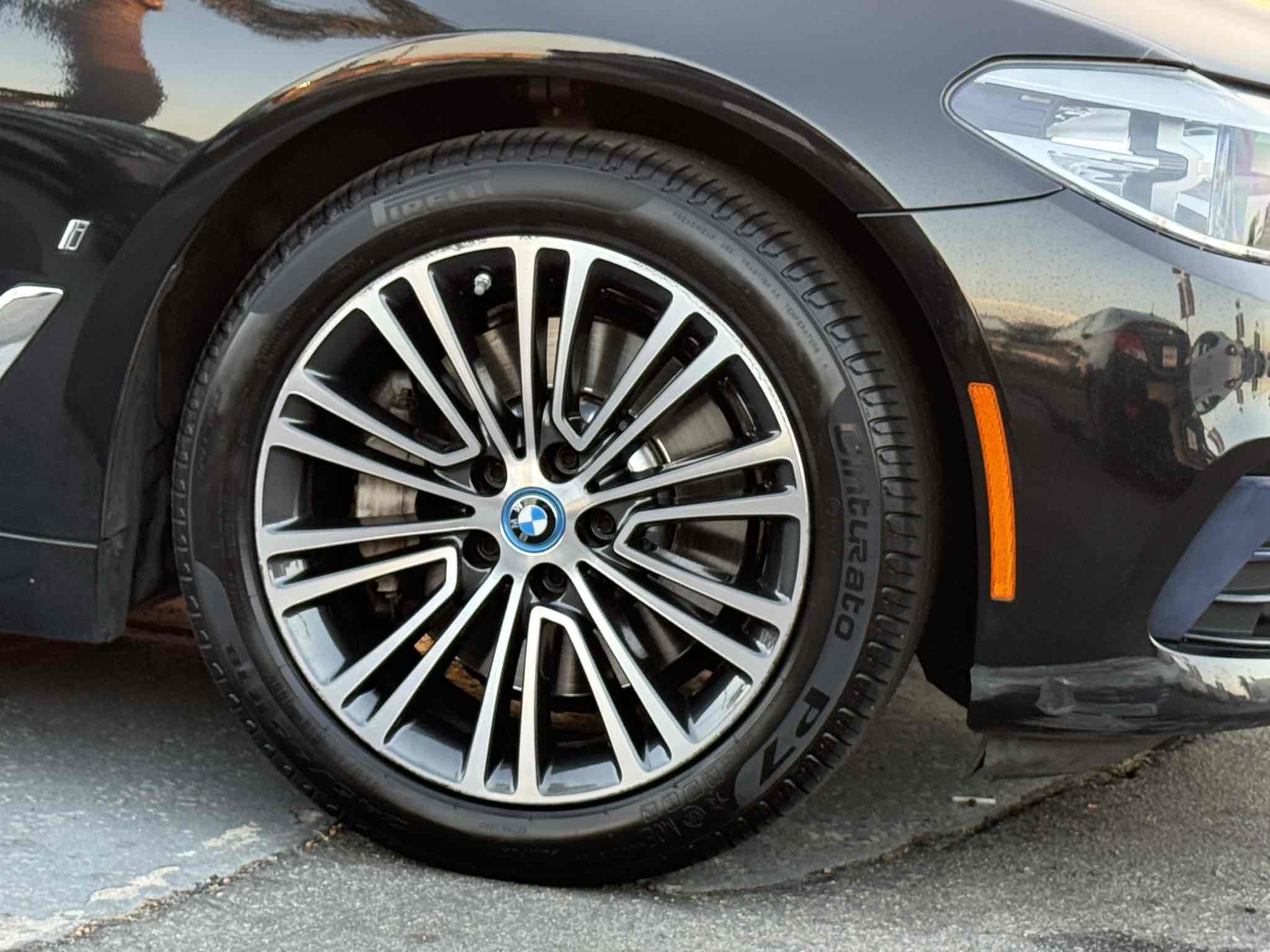 Photo 37 of this BMW 5 Series