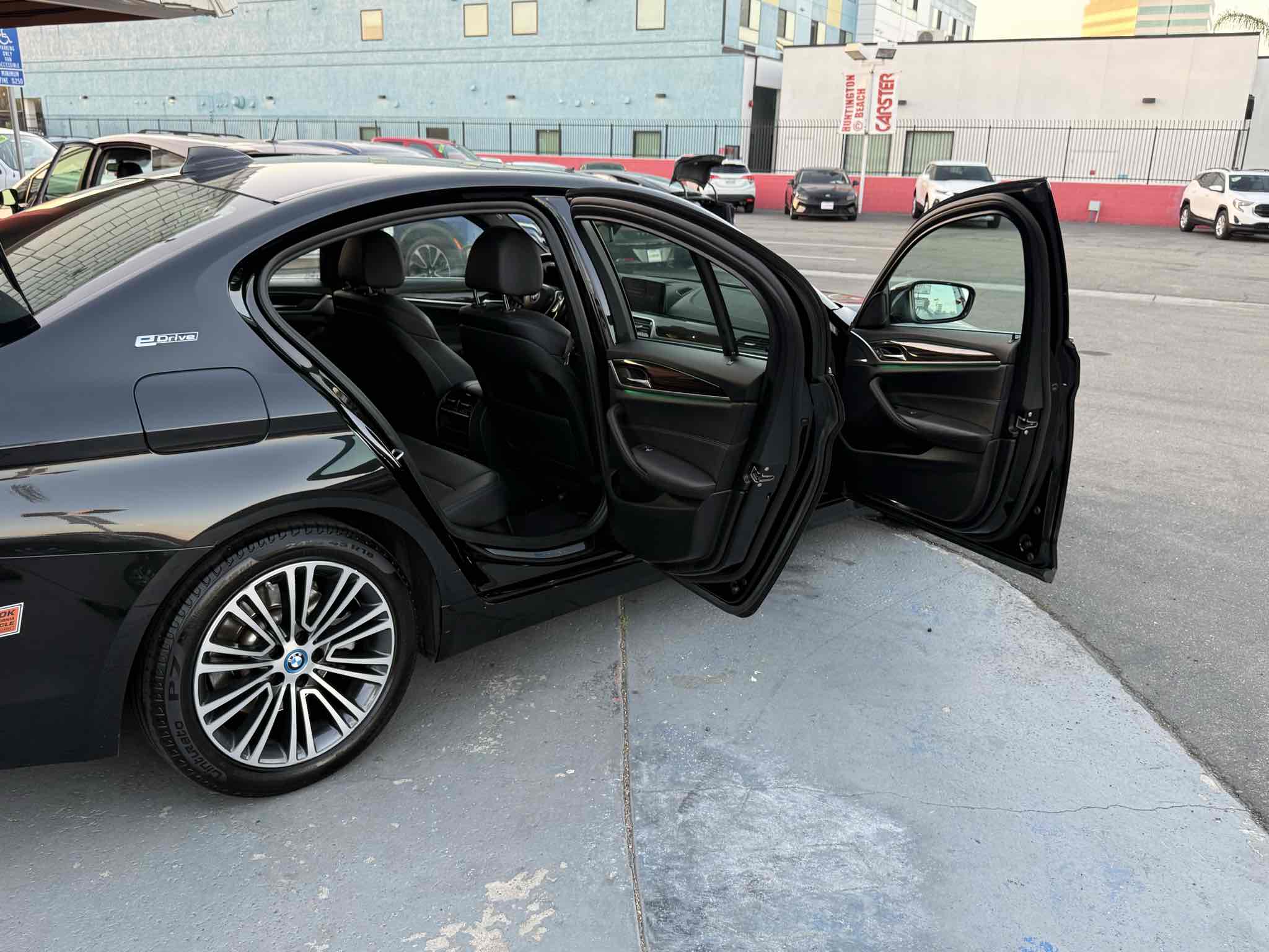 Photo 46 of this BMW 5 Series